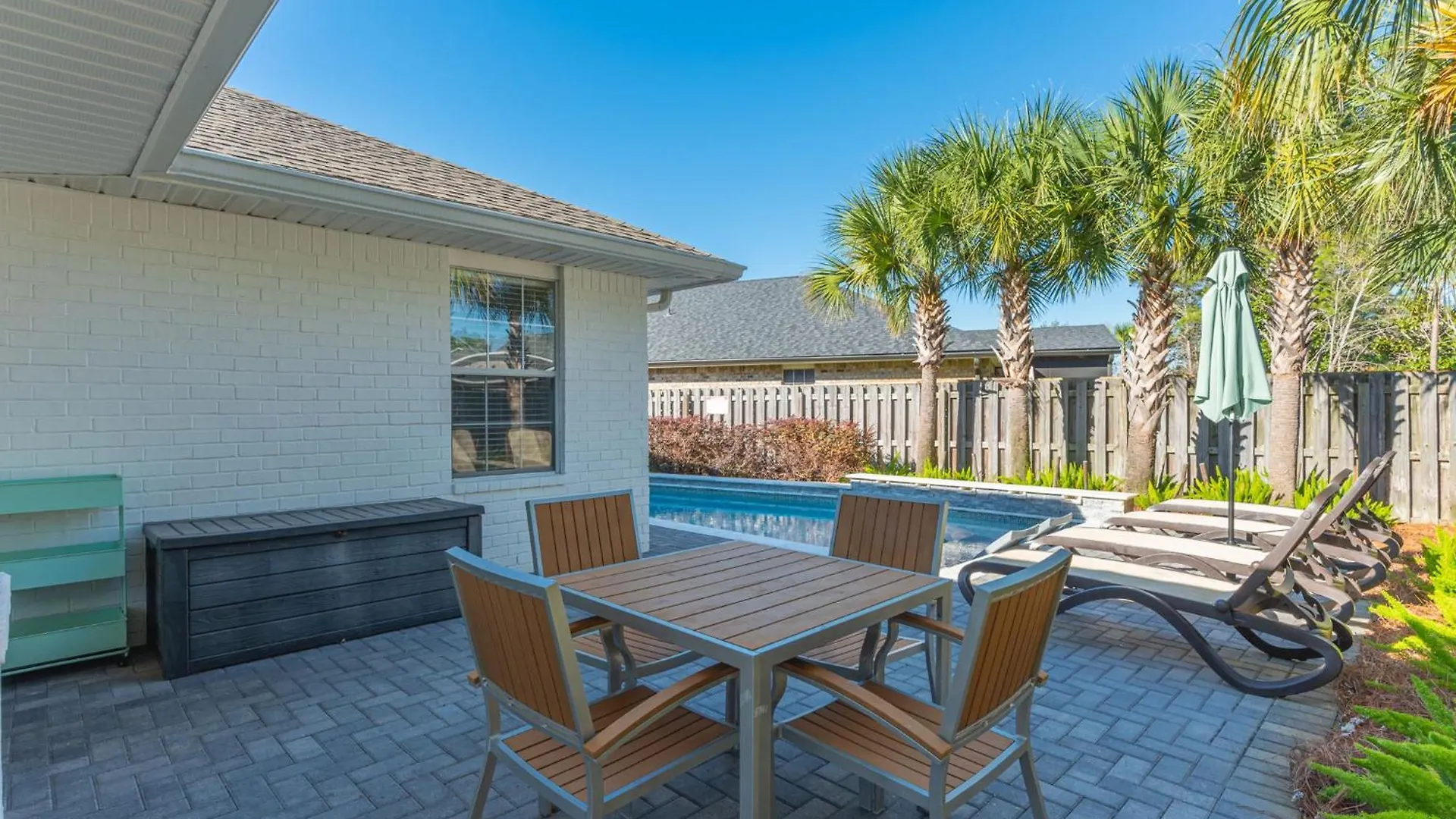 Holiday home Beautiful Pet Friendly Home! New Tropical Pool, Opt Golf Cart And Pool Heat, Minutes To Destin