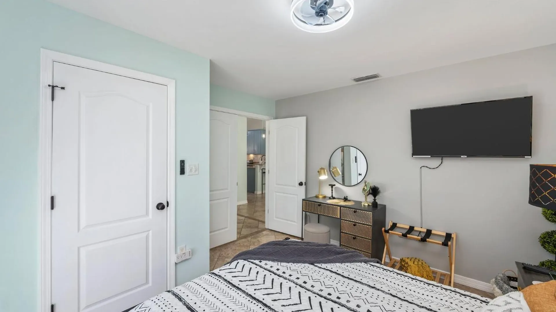 Beautiful Pet Friendly Home! New Tropical Pool, Opt Golf Cart And Pool Heat, Minutes To