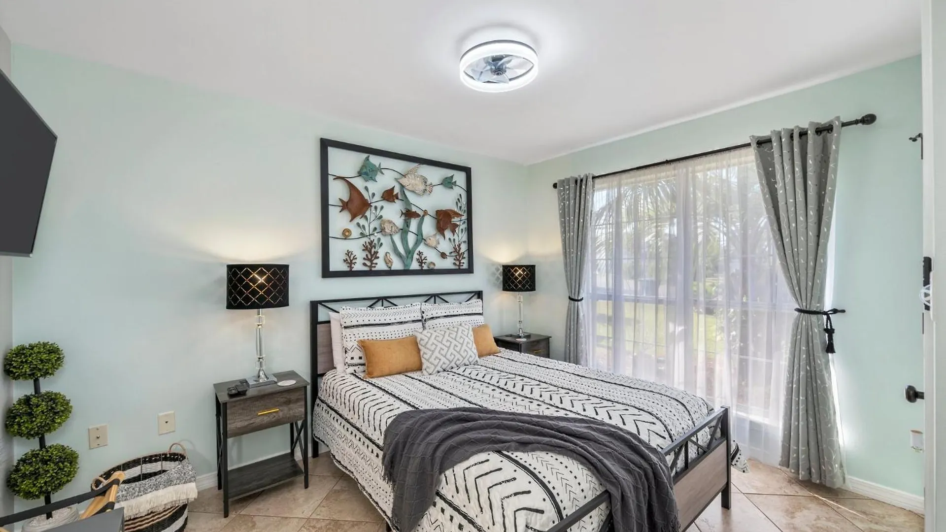 Beautiful Pet Friendly Home! New Tropical Pool, Opt Golf Cart And Pool Heat, Minutes To Holiday home