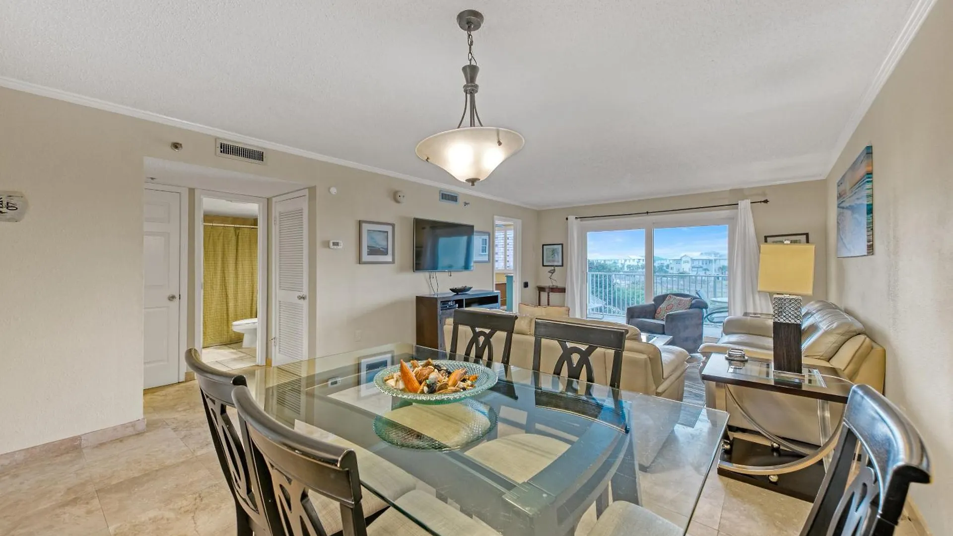 Islander 318, Updated 2 Bedroom 2 Bath, Free Service Destin