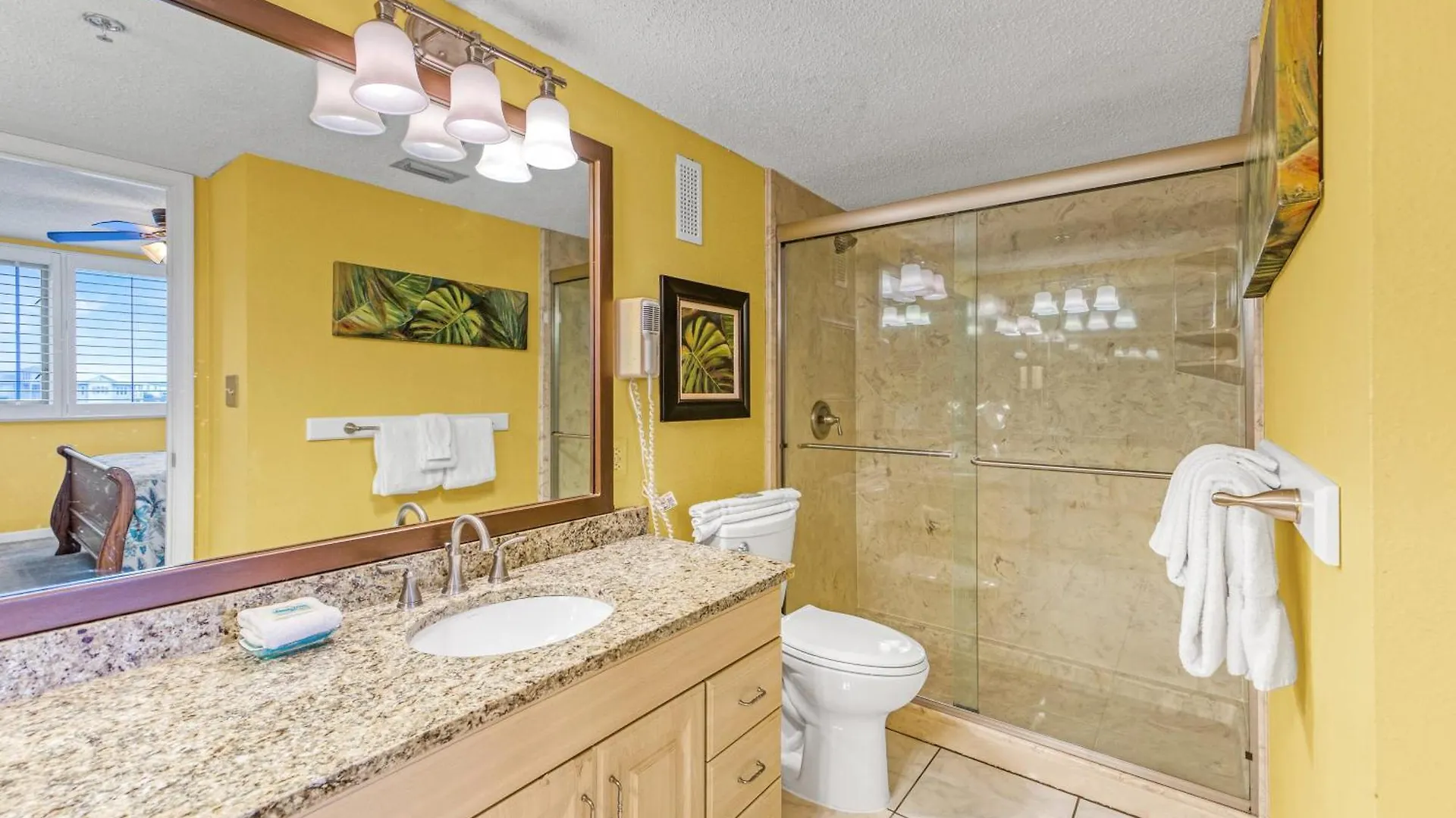 Islander 318, Updated 2 Bedroom 2 Bath, Free Service