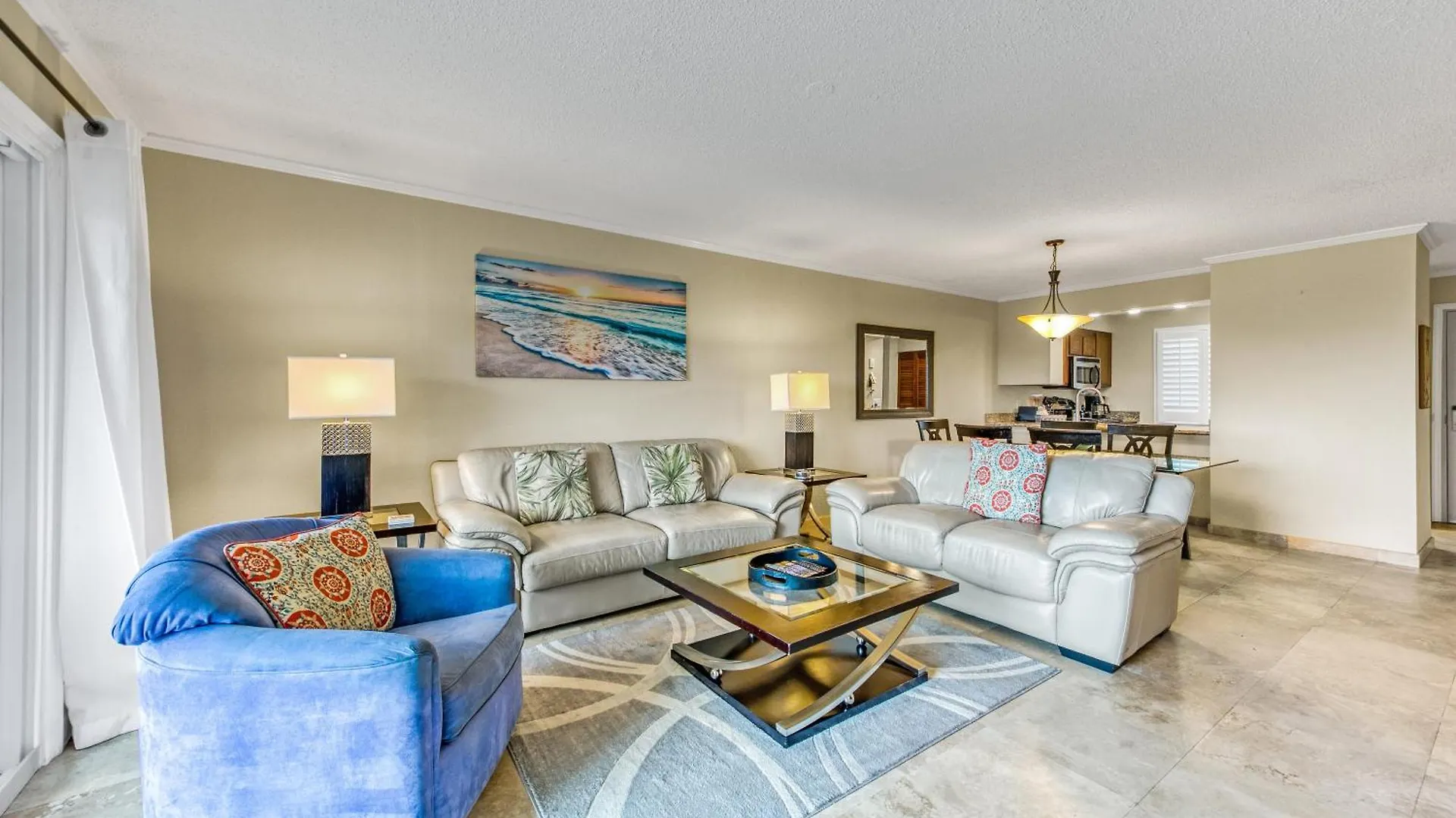 Islander 318, Updated 2 Bedroom 2 Bath, Free Service Holiday home