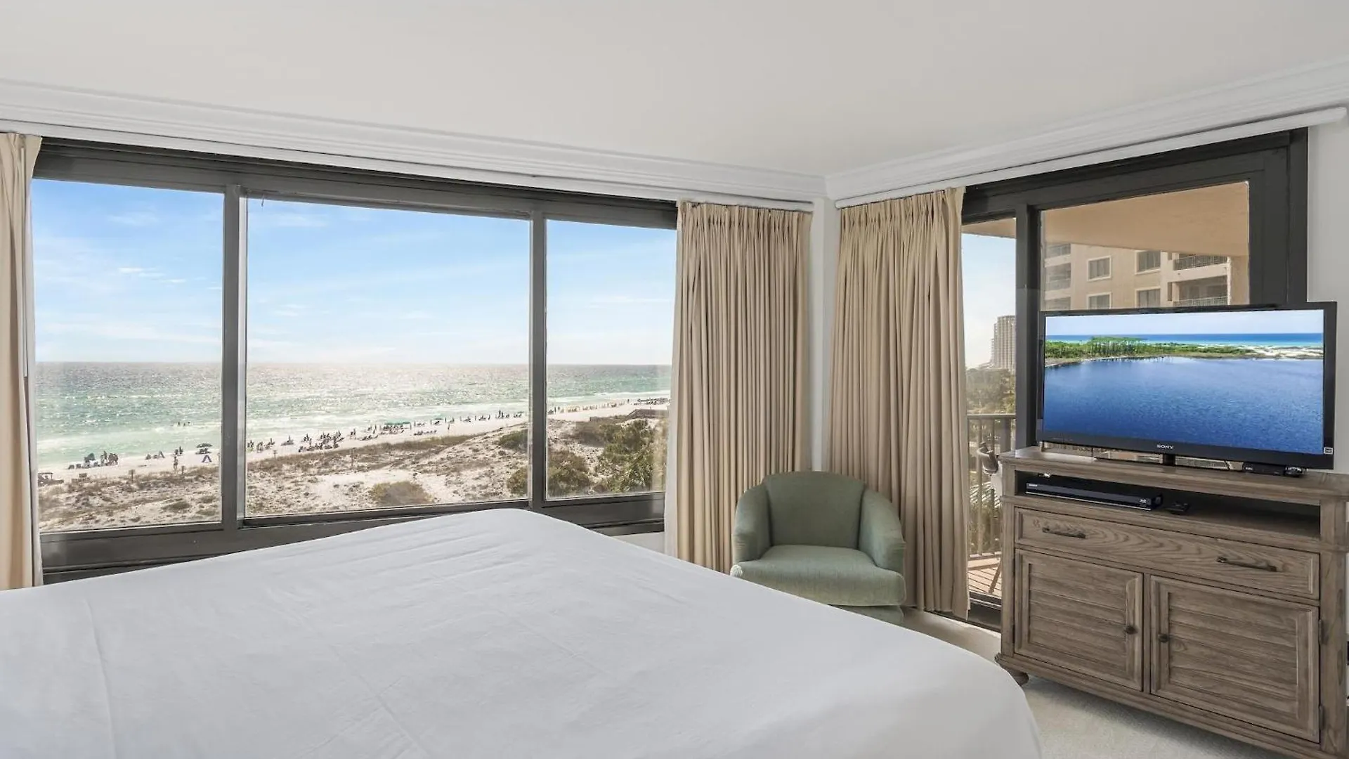 Beachside One 4053