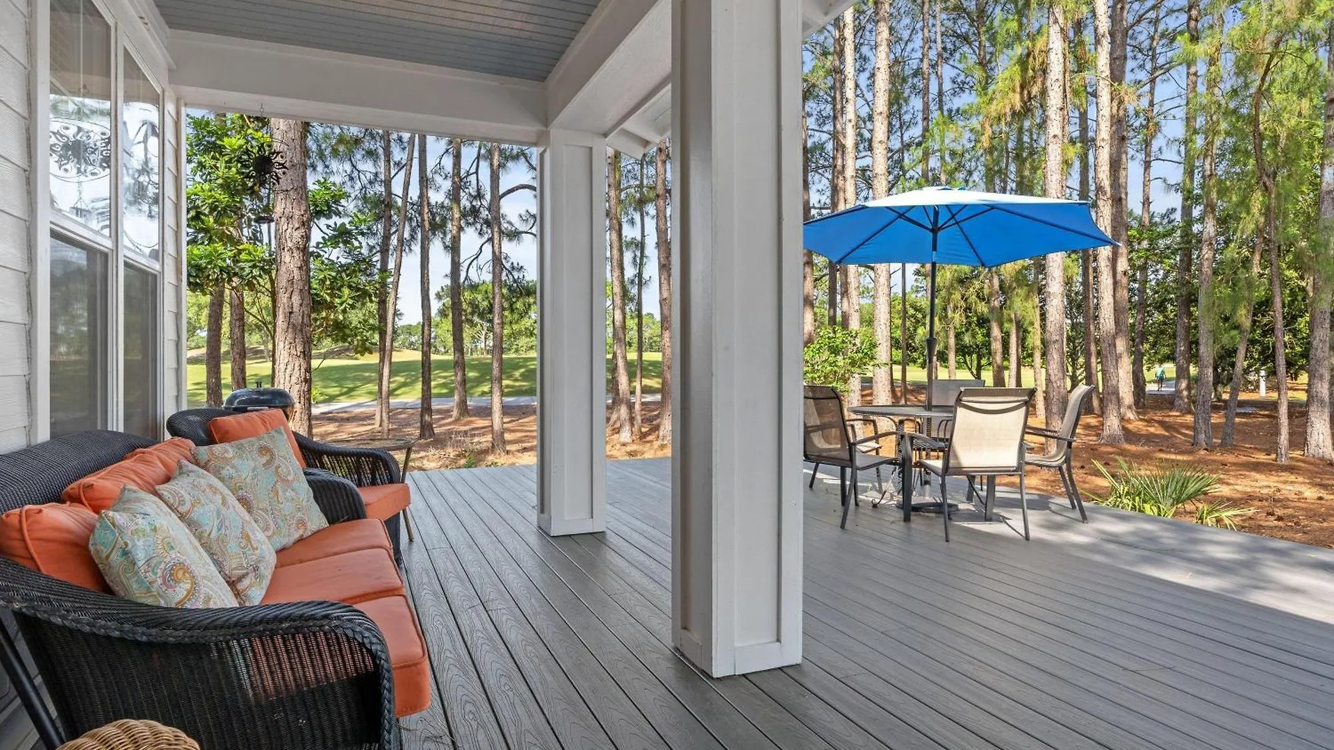 1369 Laurel Grove 