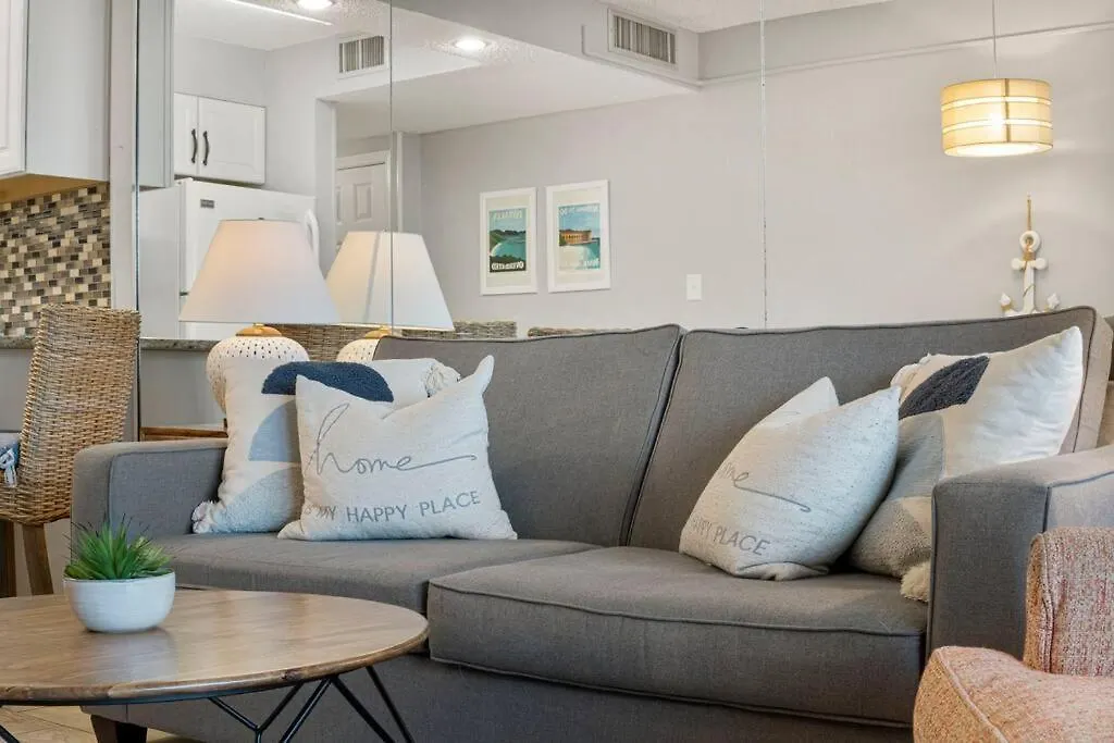 Holiday home Heated Pool, Steps To Beach, Great For Families Destin