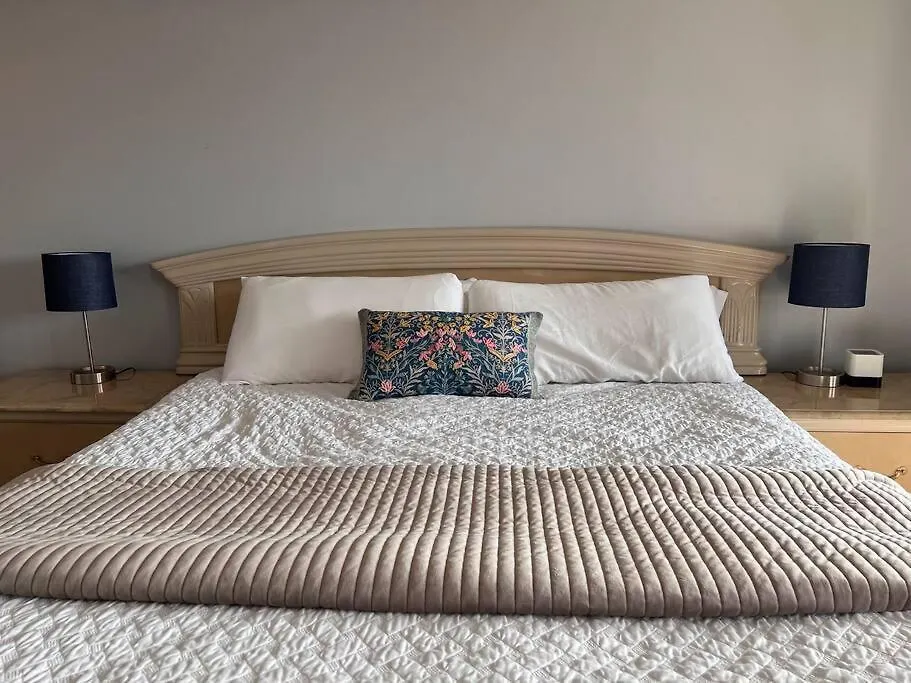 Holiday home Heated Pool, Steps To Beach, Great For Families *