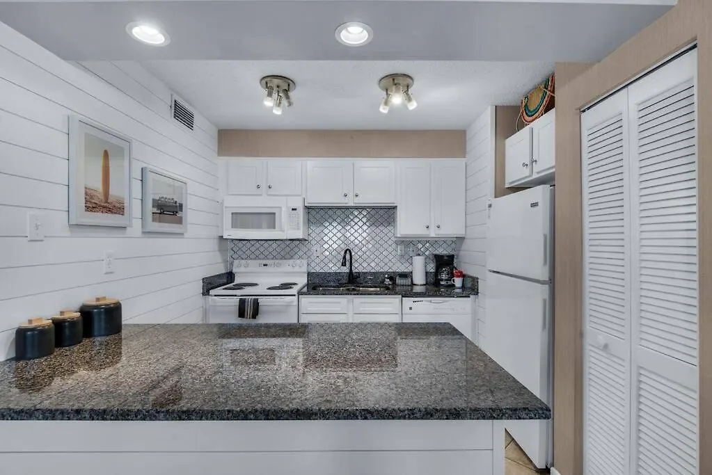 Heated Pool, Steps To Beach, Great For Families * Destin