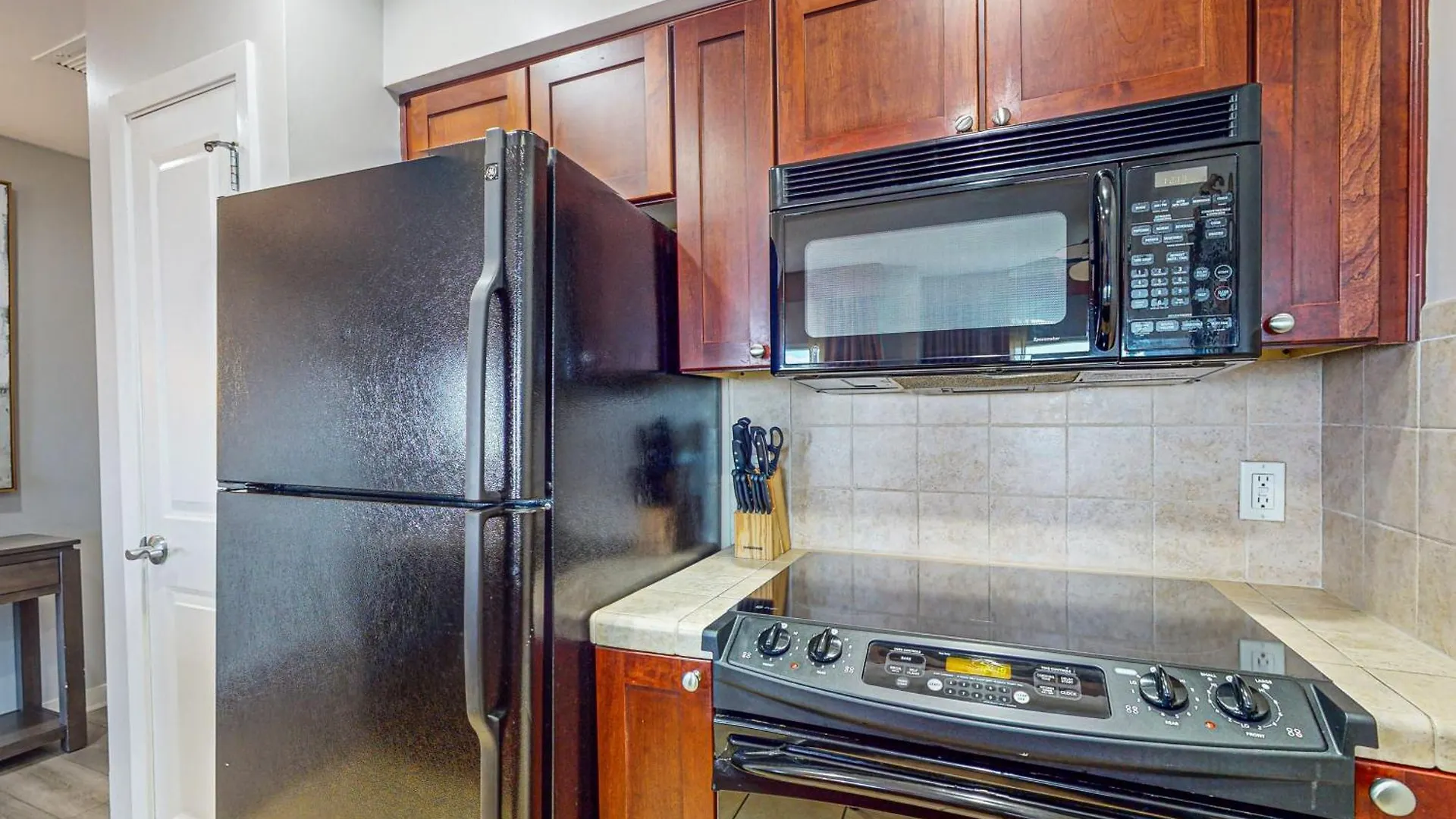 Luau V Apartment