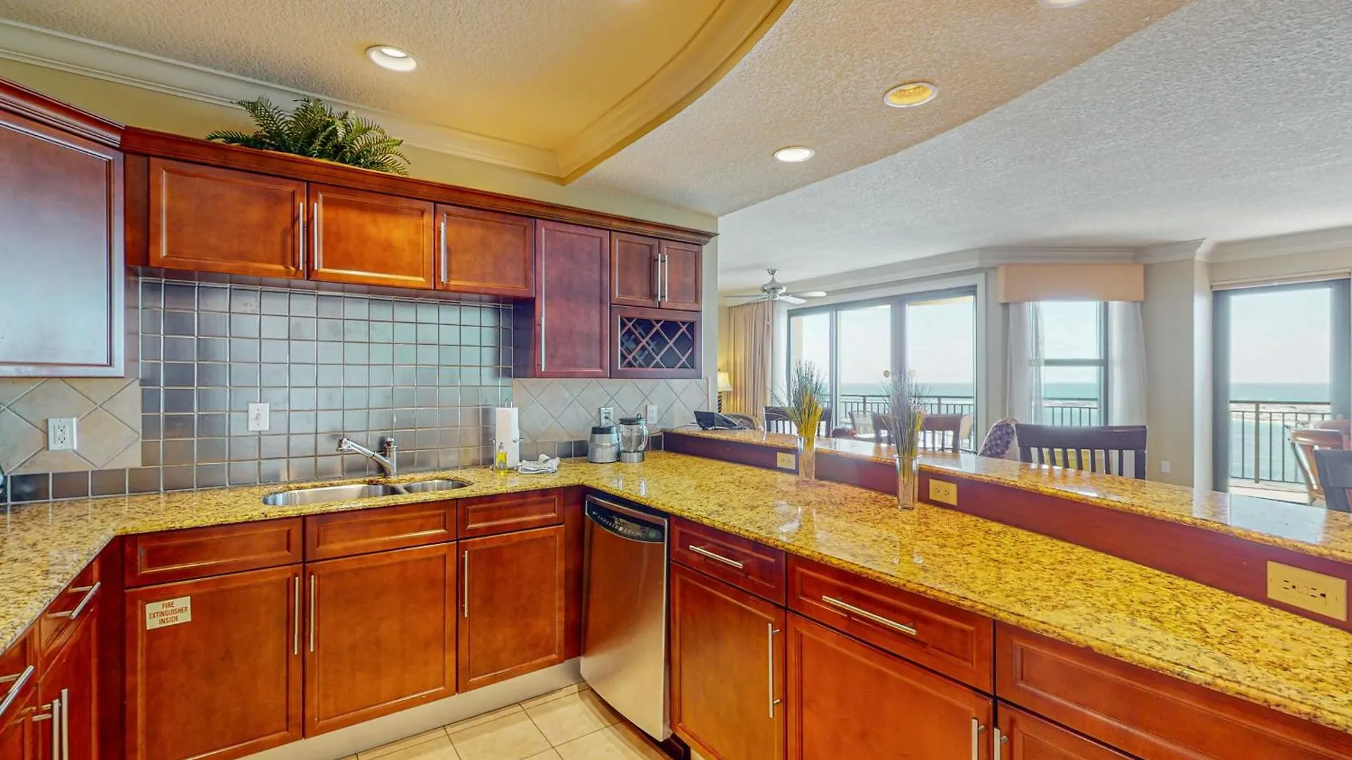 Emerald Grande W625 Apartment *