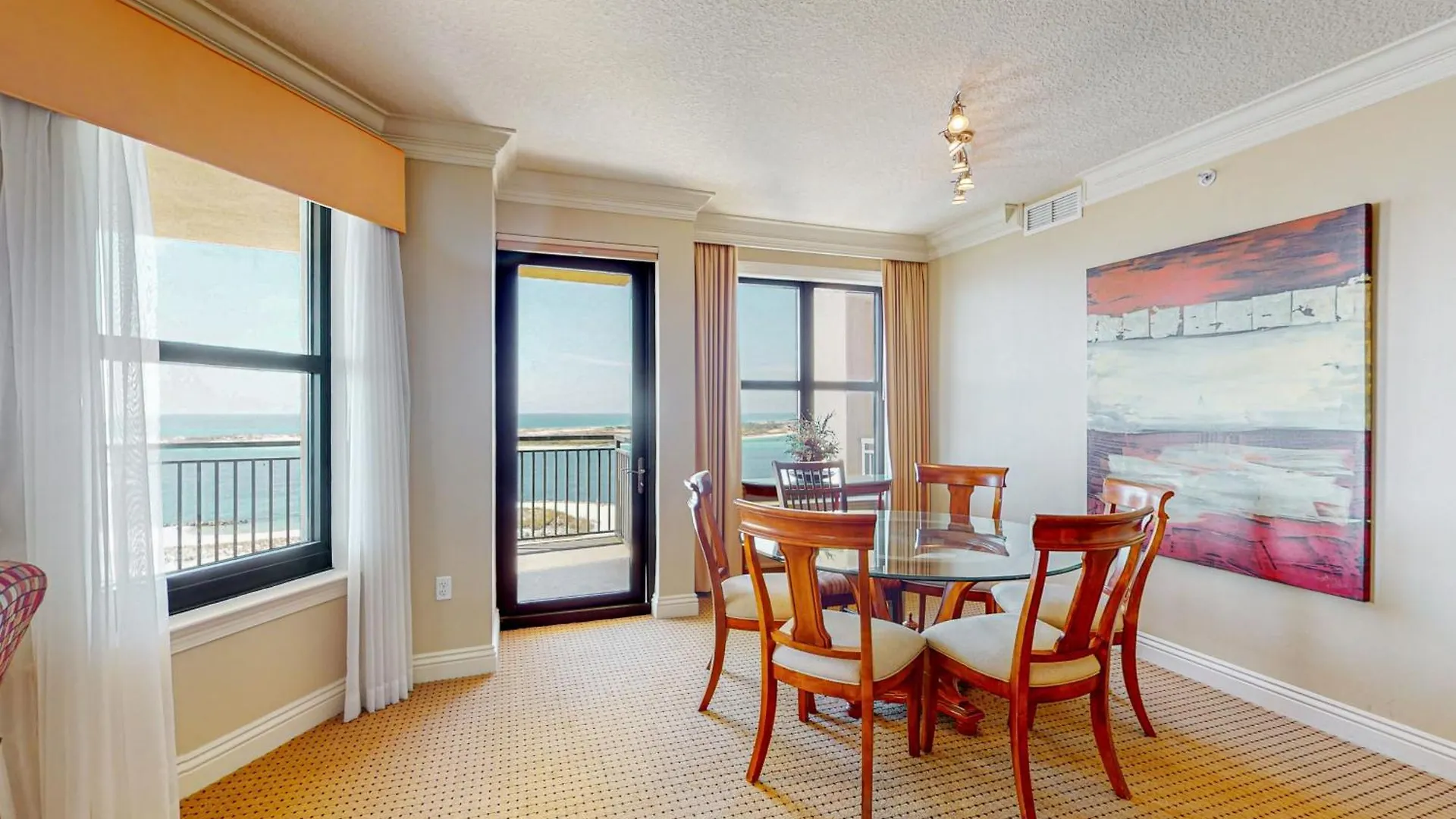 Emerald Grande W625 Apartment