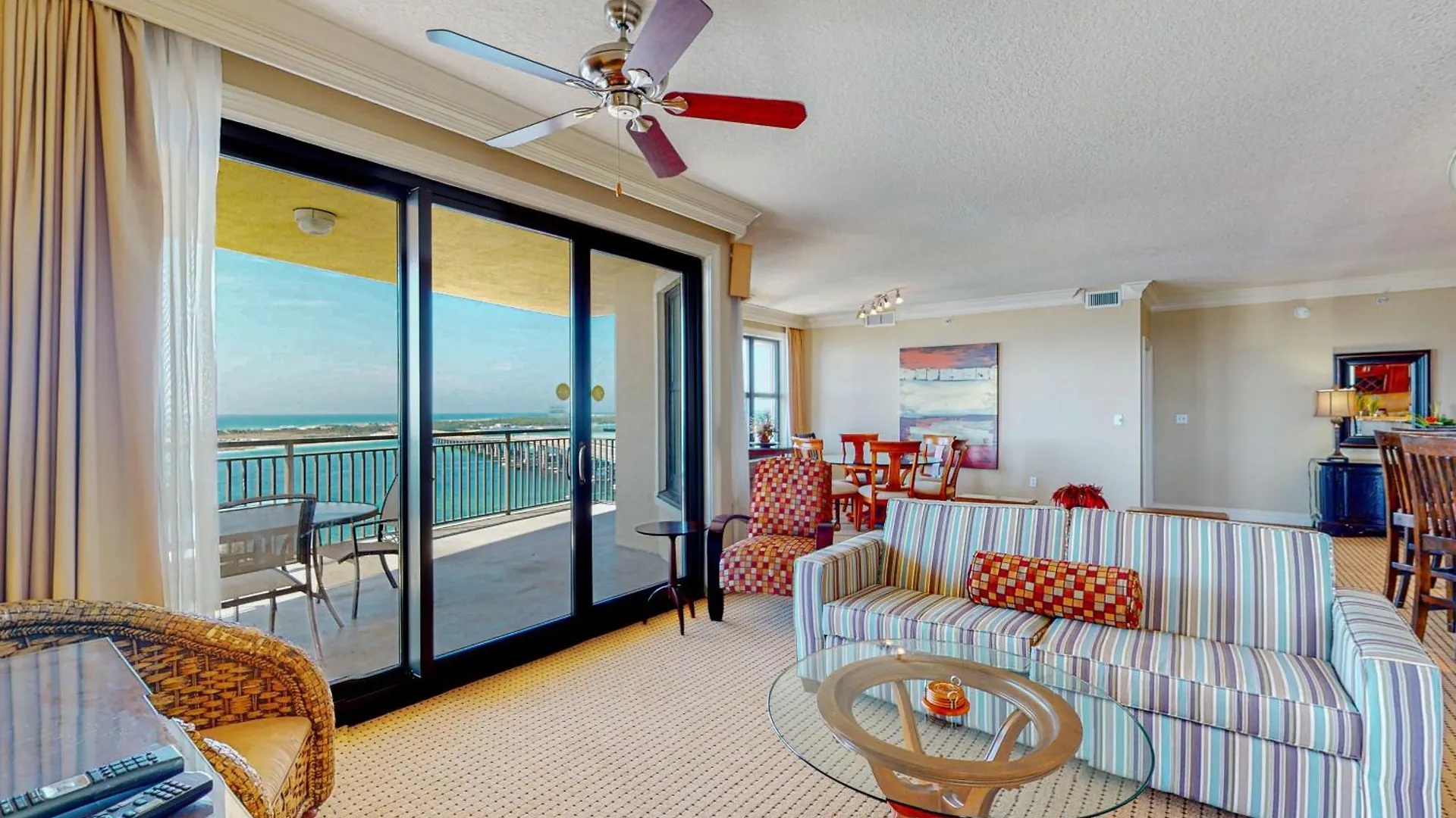 Emerald Grande W625 Apartment *