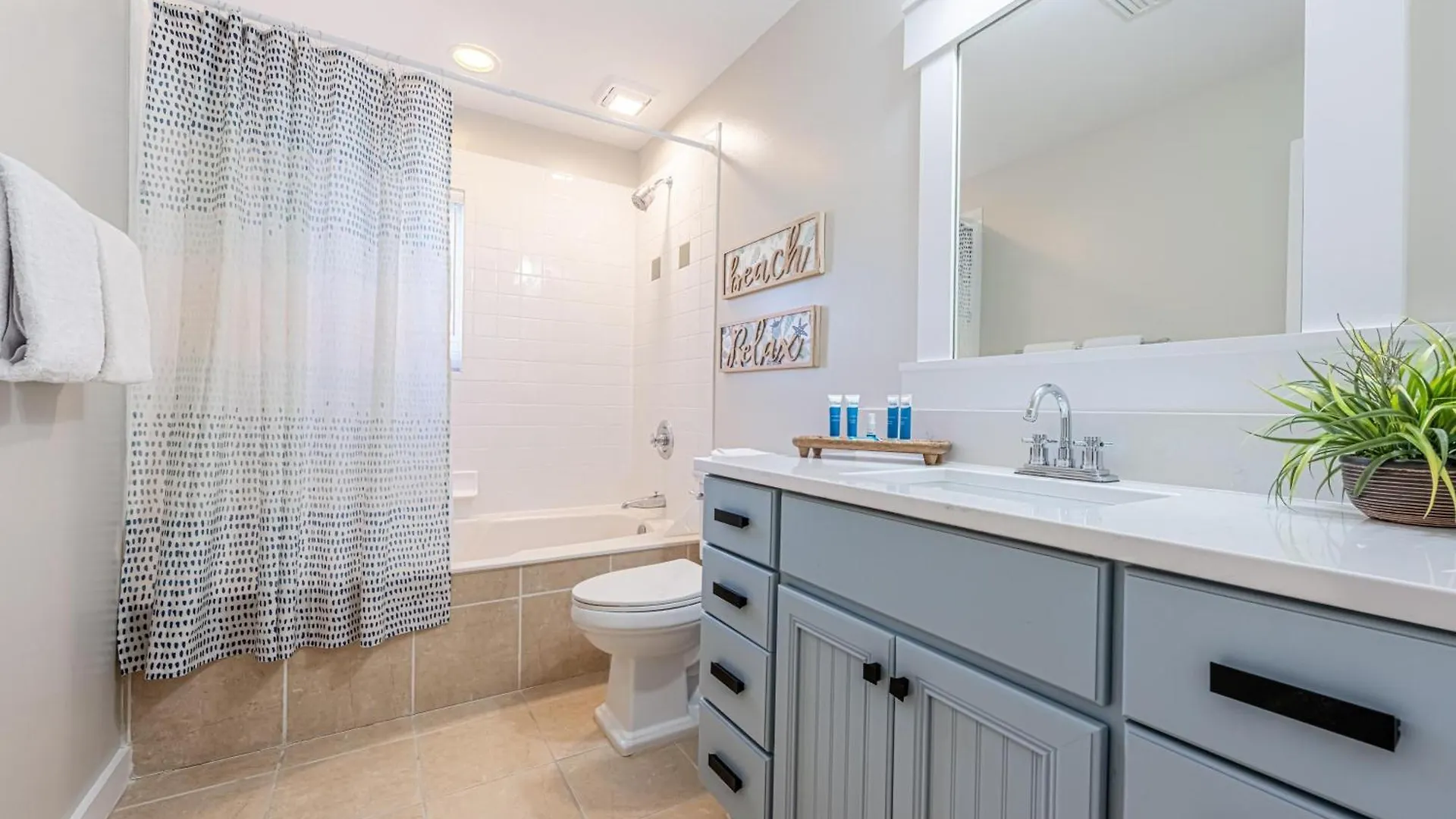 1328 Laurel Grove 'sea La Vie' *