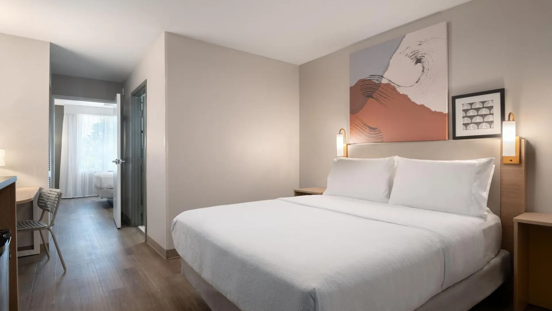 Spark By Hilton Destin 3*