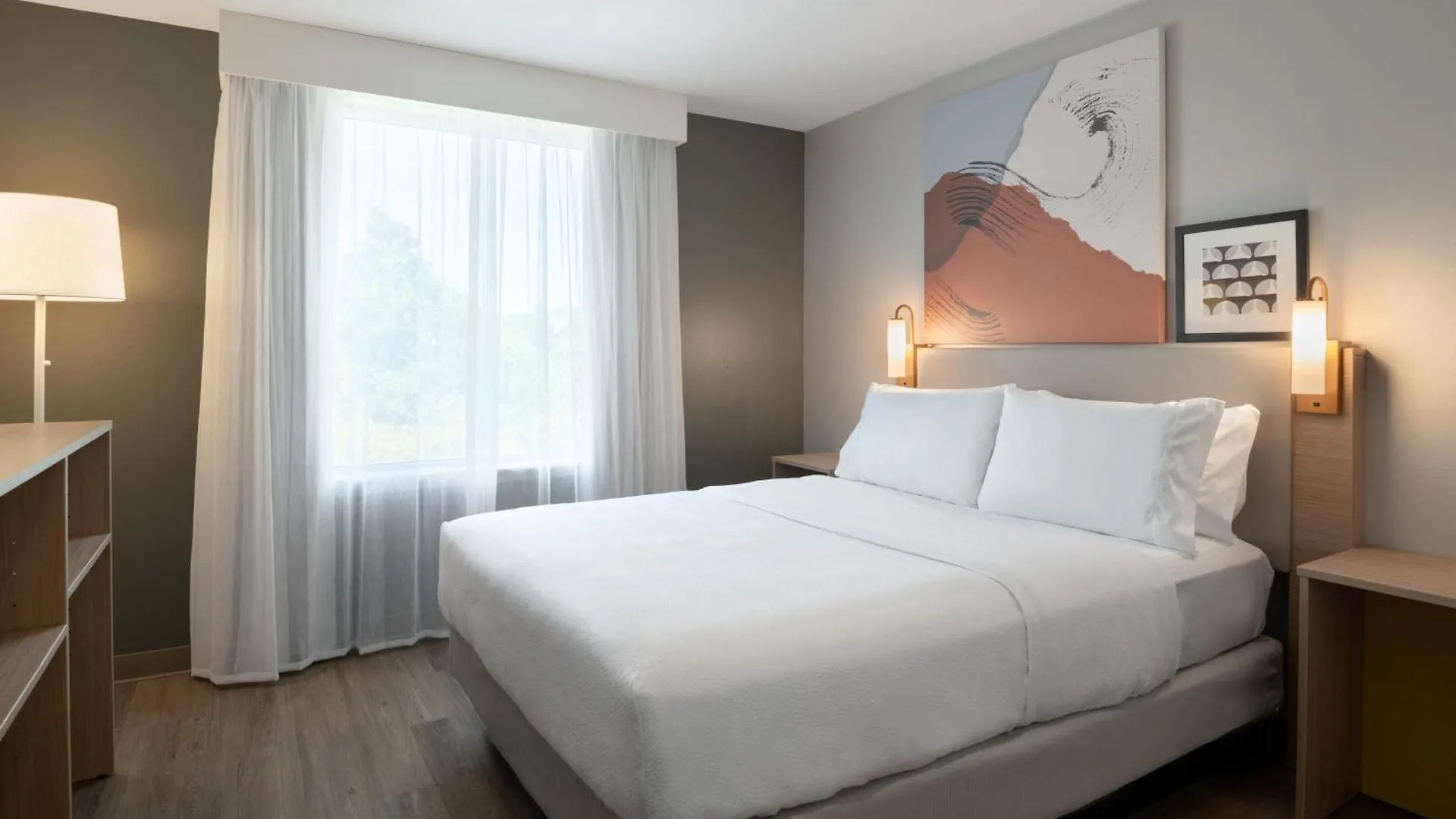 Spark By Hilton Destin 3*