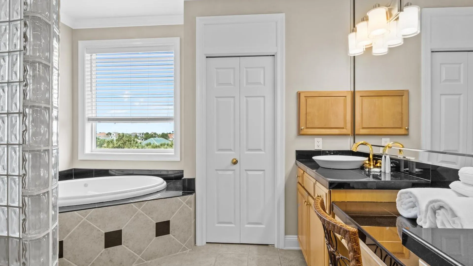 Holiday home Private Pool Hot Tub Close To *
