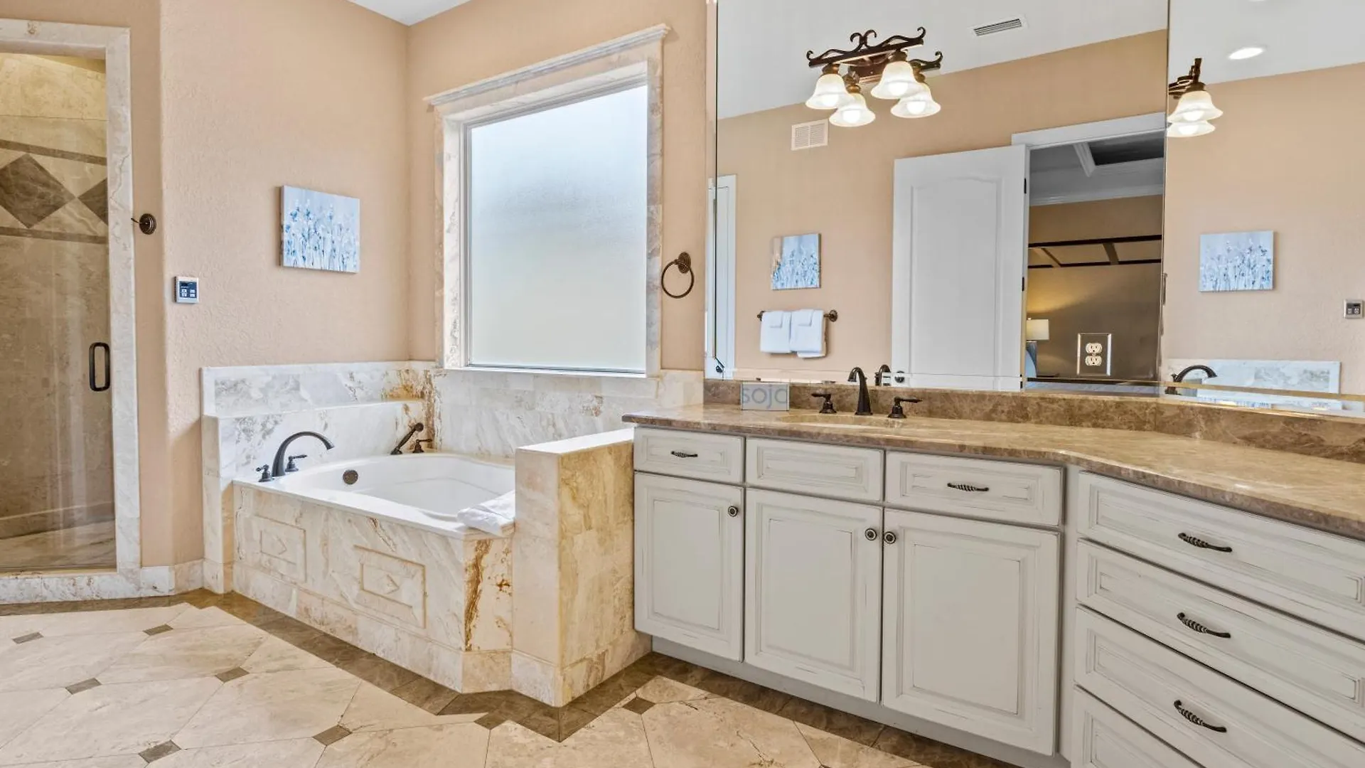 Private Pool Hot Tub - Community - Holiday home
