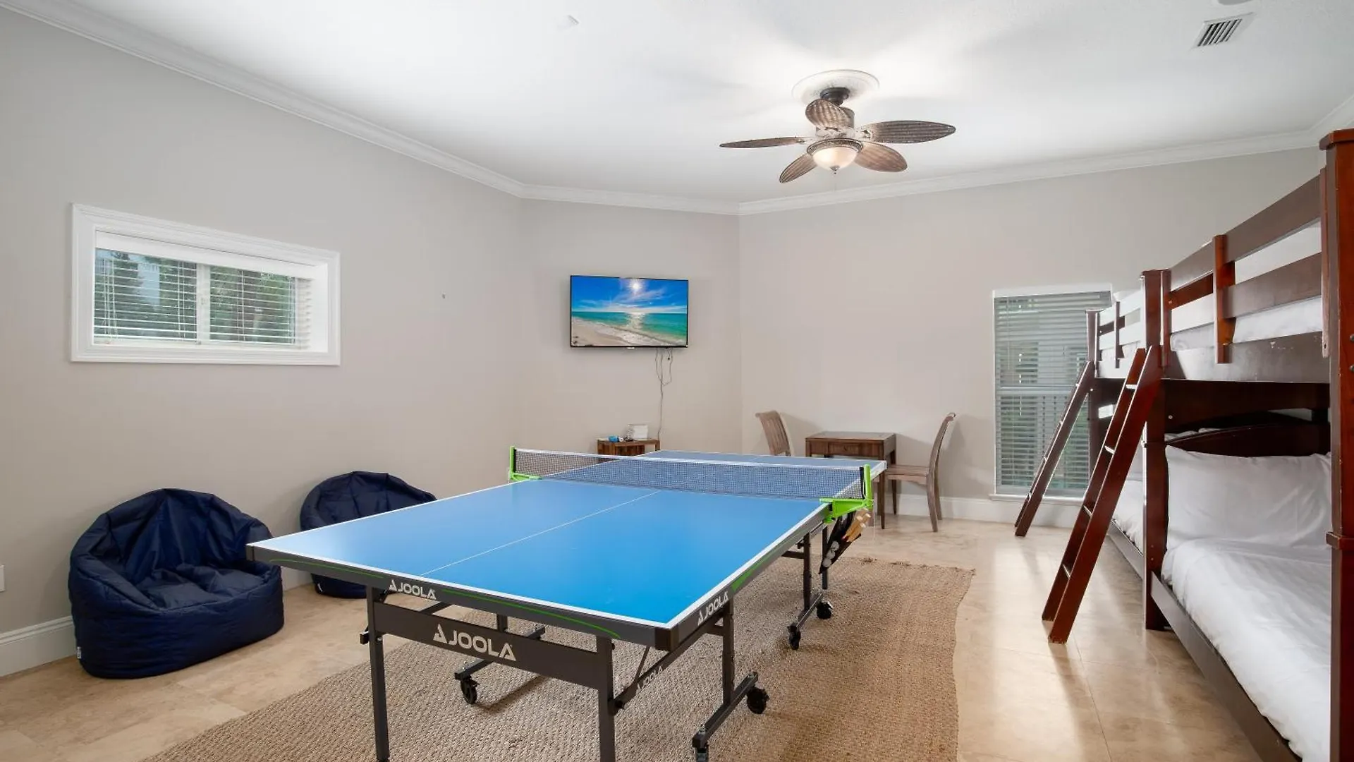 Holiday home Large Pool - Hot Tub - Elevator - Gated Community *