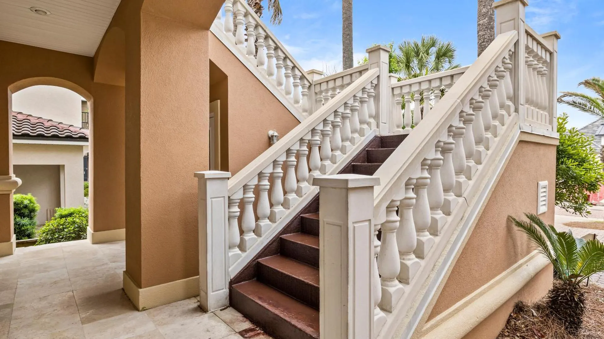 Holiday home Large Pool - Hot Tub - Elevator - Gated Community *