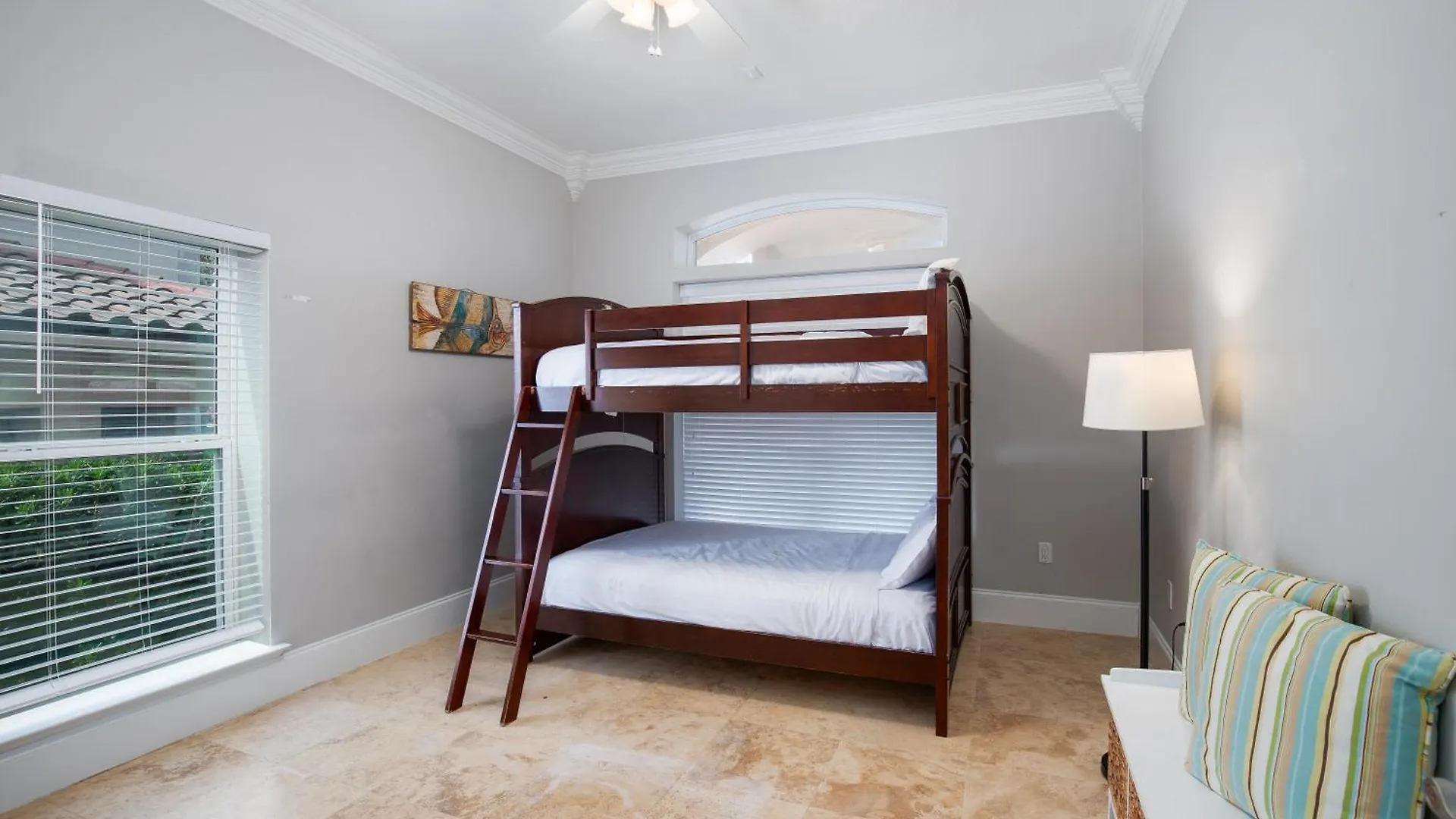 Large Pool - Hot Tub - Elevator - Gated Community