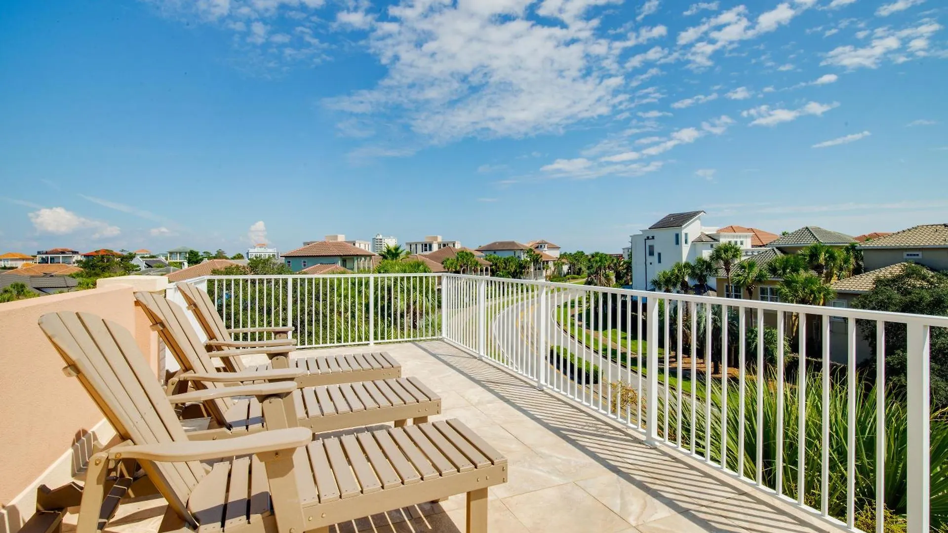 Large Pool - Hot Tub - Elevator - Gated Community Holiday home *