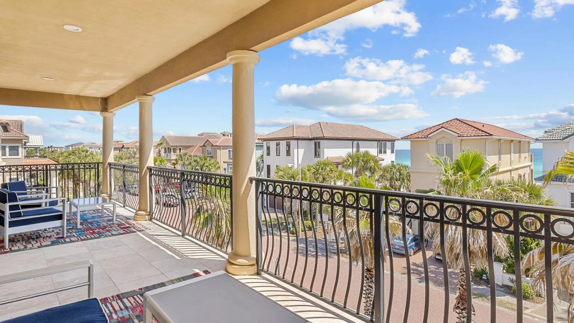Holiday home Gulf Views - Private Pool Hot Tub - Elevator