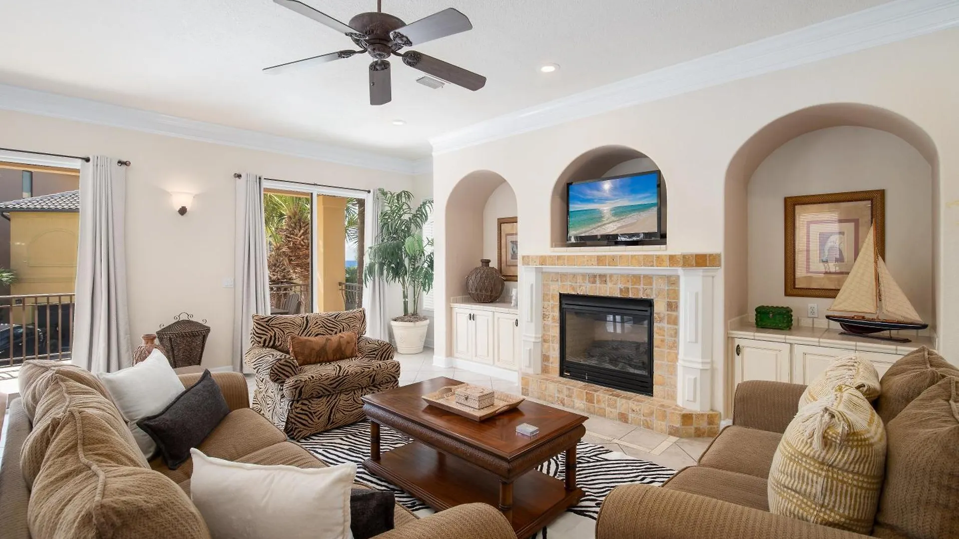 Golf Cart - Community Pool, Hot Tub And Holiday home