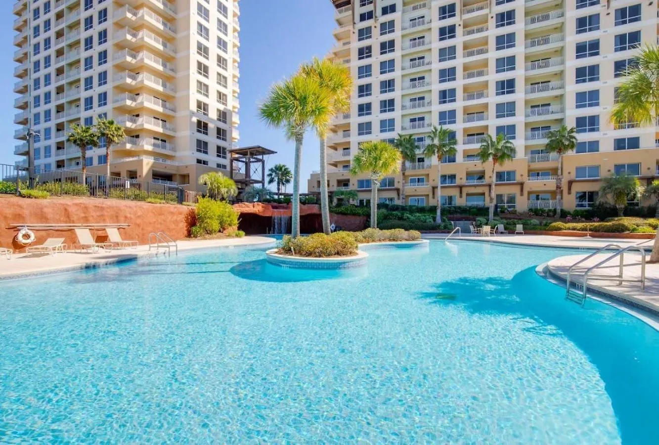 New Listing Awesome Luau *