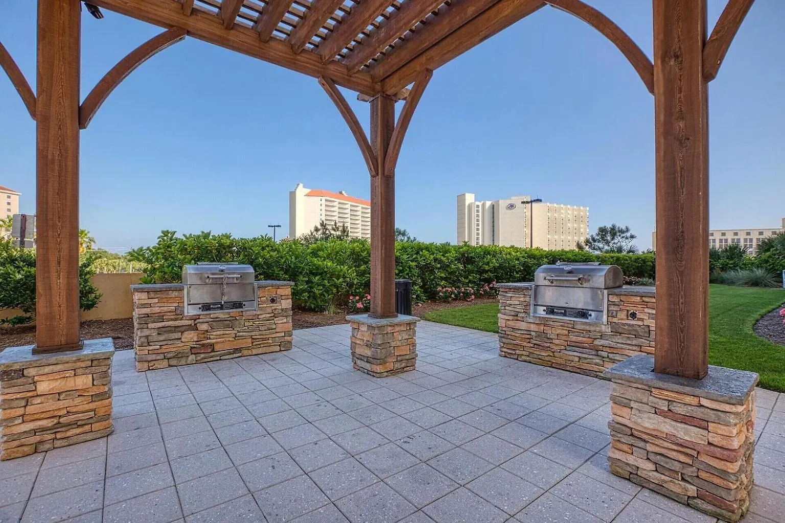 New Listing Awesome Luau Apartment