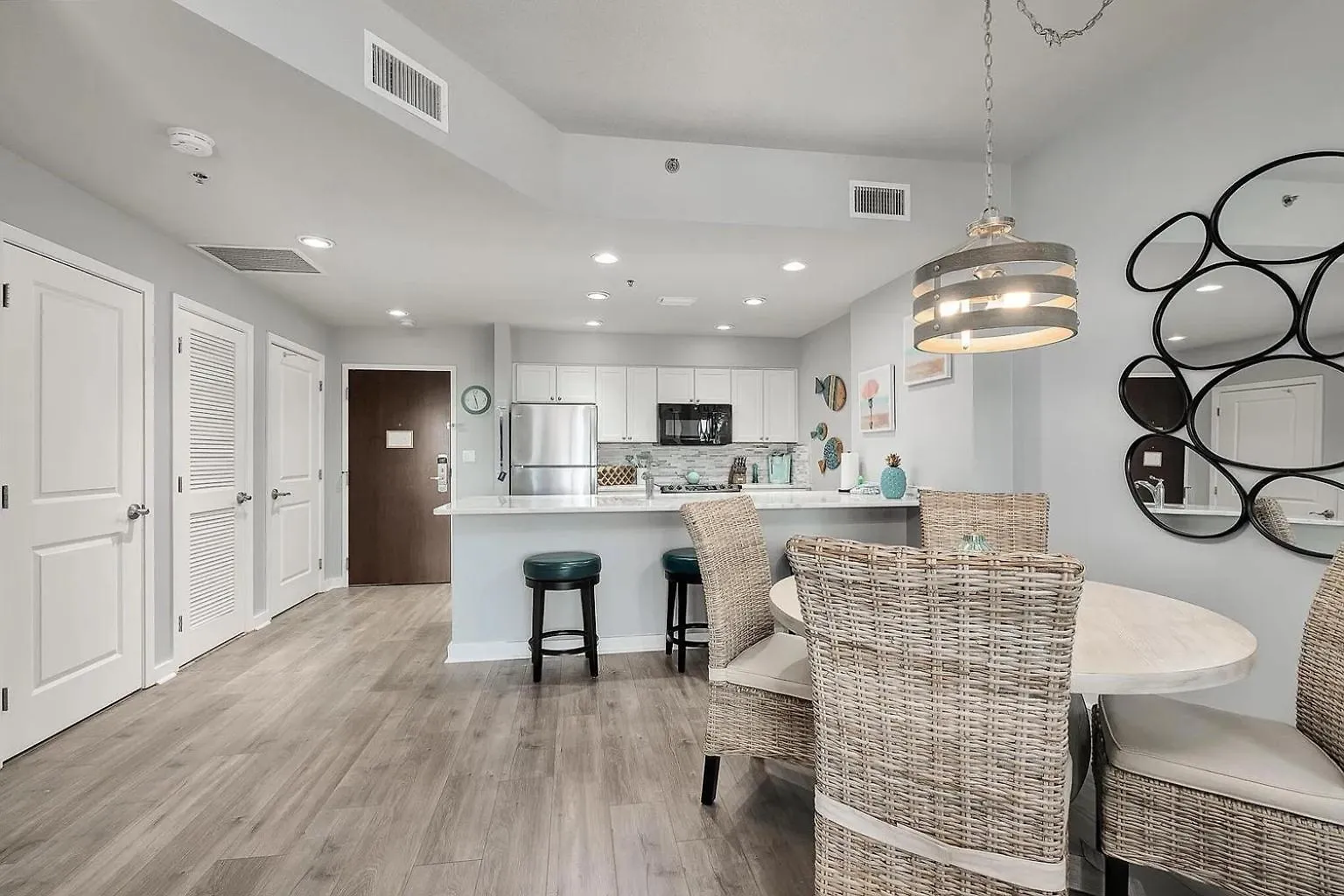 Apartment New Listing Awesome Luau *