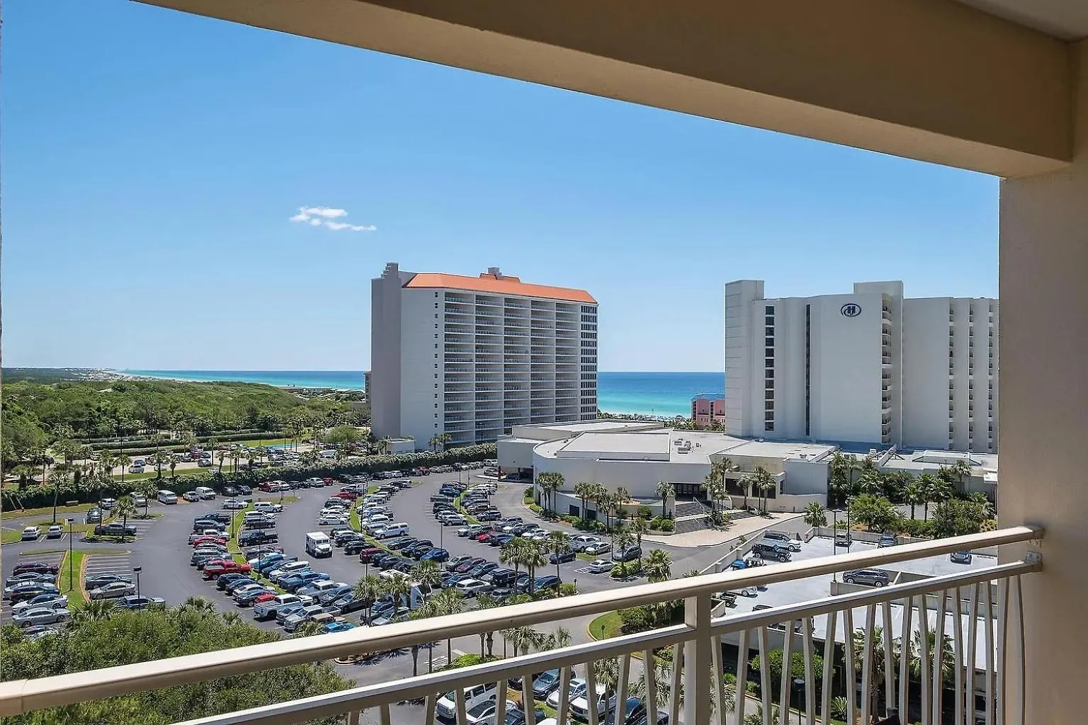 New Listing Awesome Luau