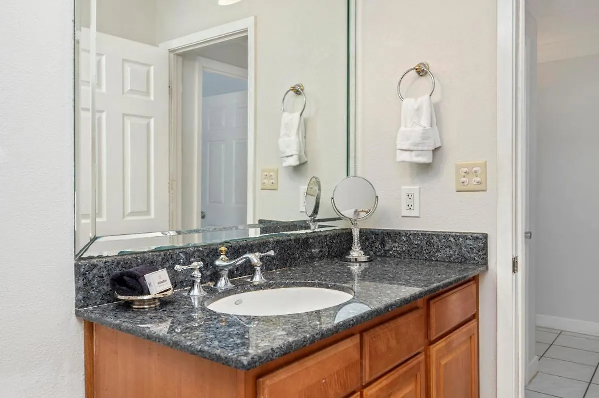 2122 Stunning Three-bedroom Penthouse Shoreline Towers 2122 Holiday home