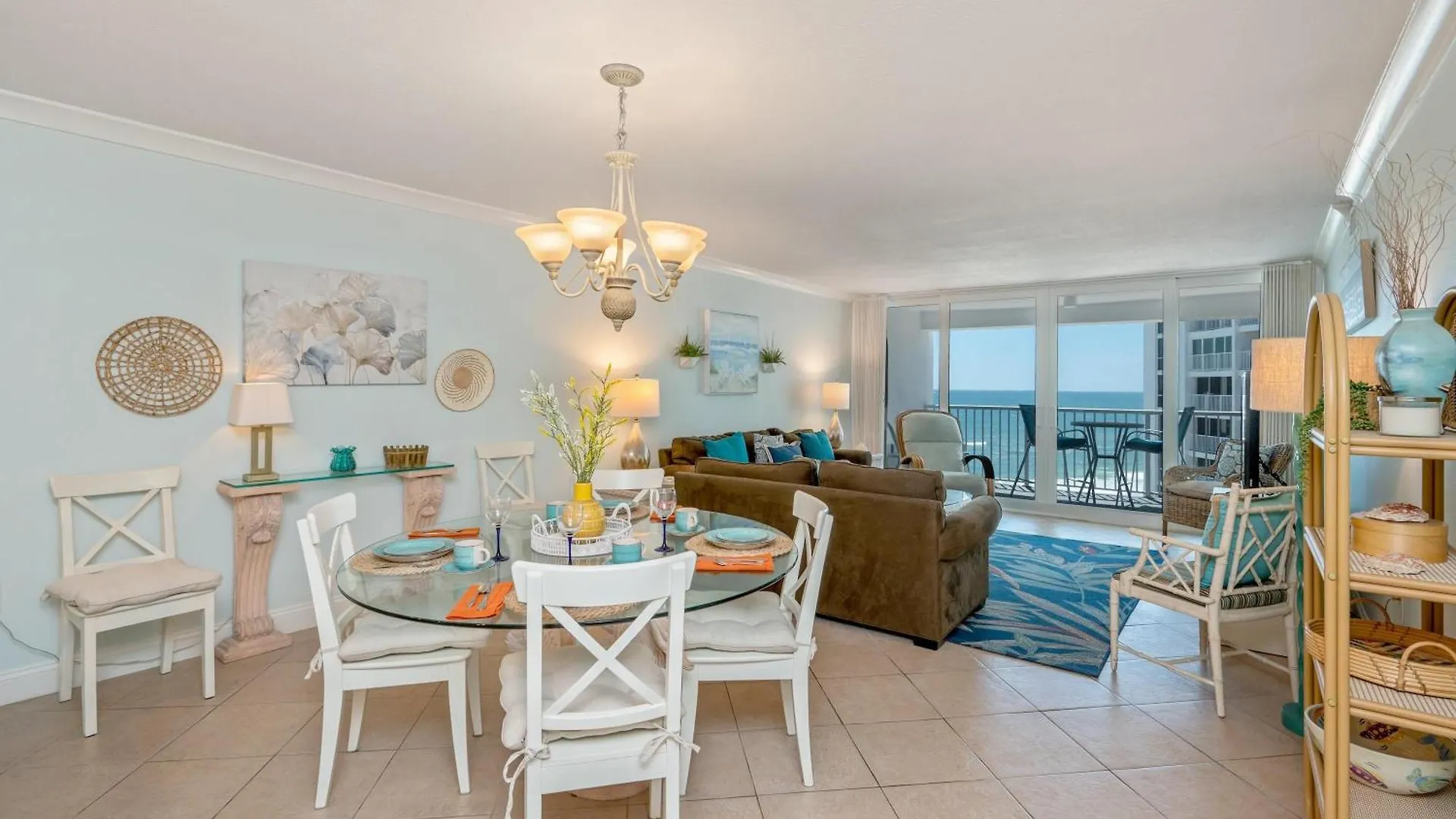 1095 Shoreline - Bedroom Front Free Setup Holiday home *