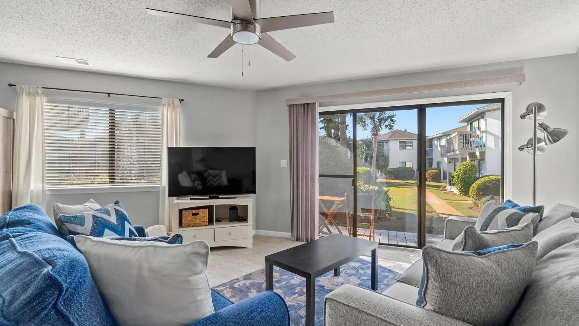 Outdoor Pool Private Patio Pet Friendly *