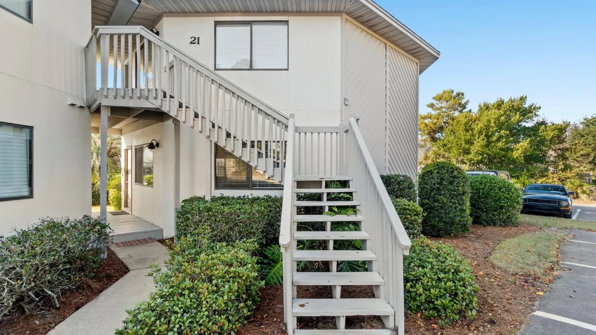 Outdoor Pool Private Patio Pet Friendly Holiday home *