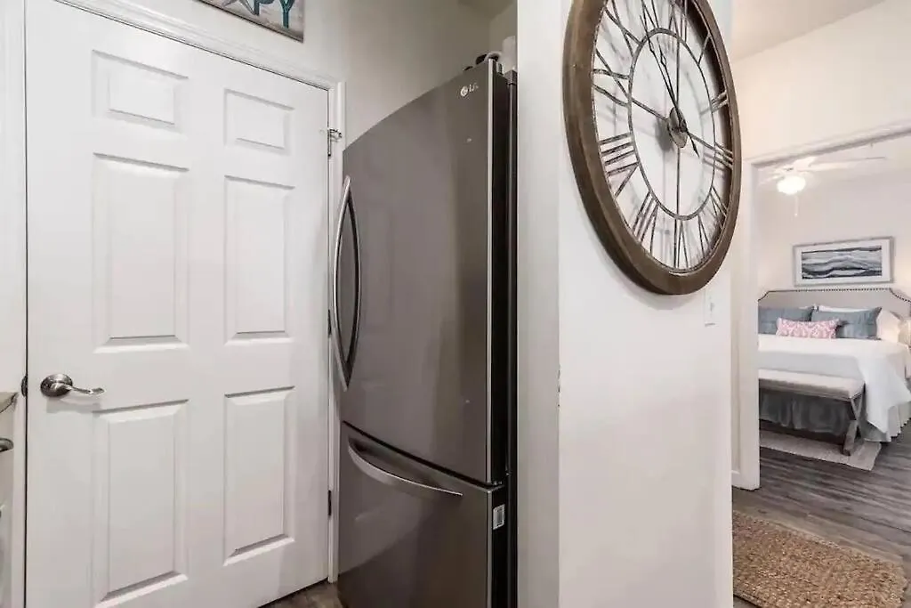 Apartment Miramar - Steps From Private Access! *