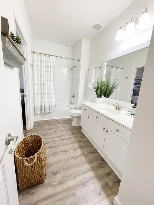 Apartment Miramar - Steps From Private Access!