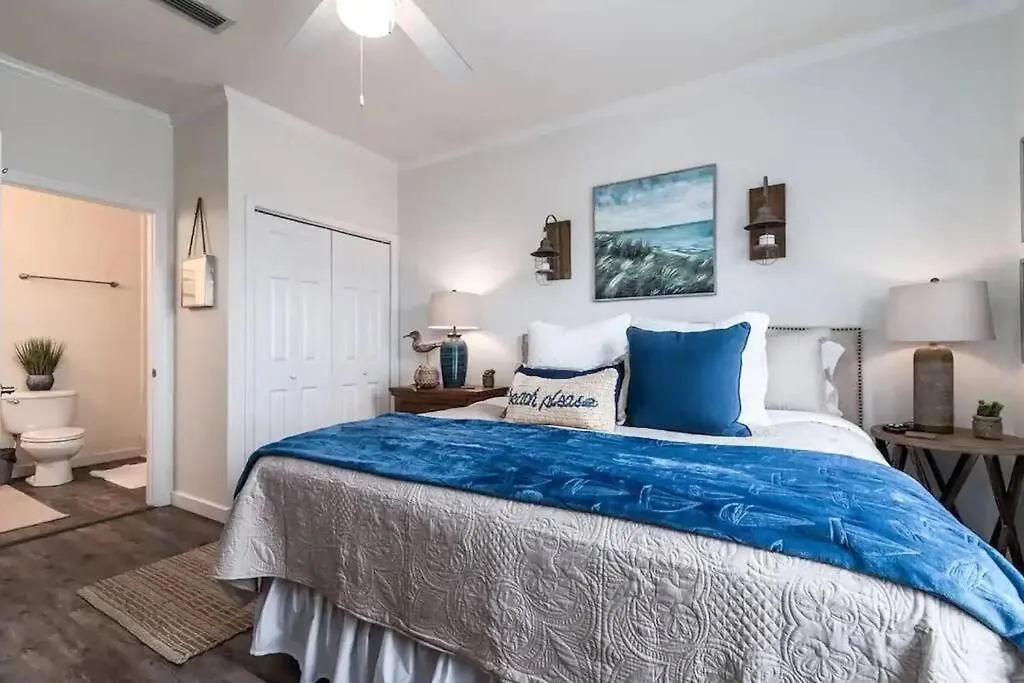 Apartment Miramar - Steps From Private Access! *