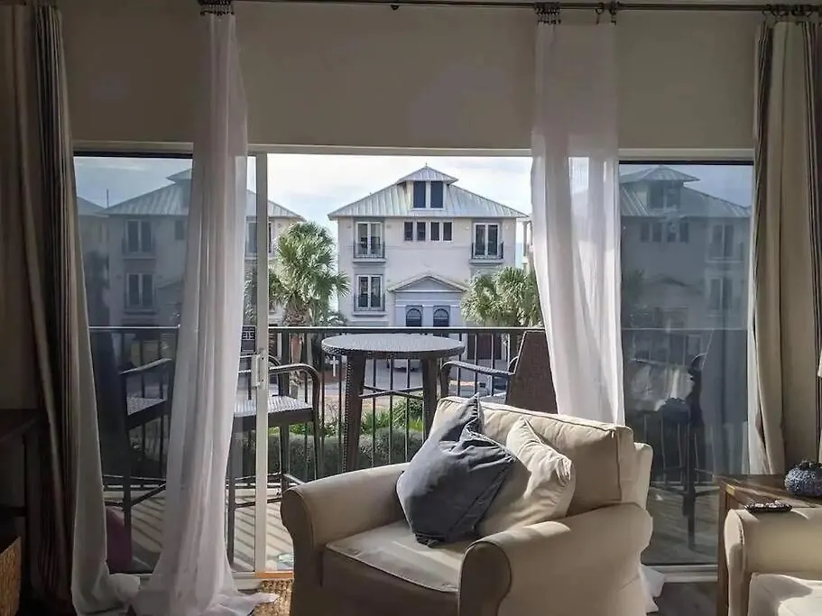 Apartment Miramar - Steps From Private Access! *