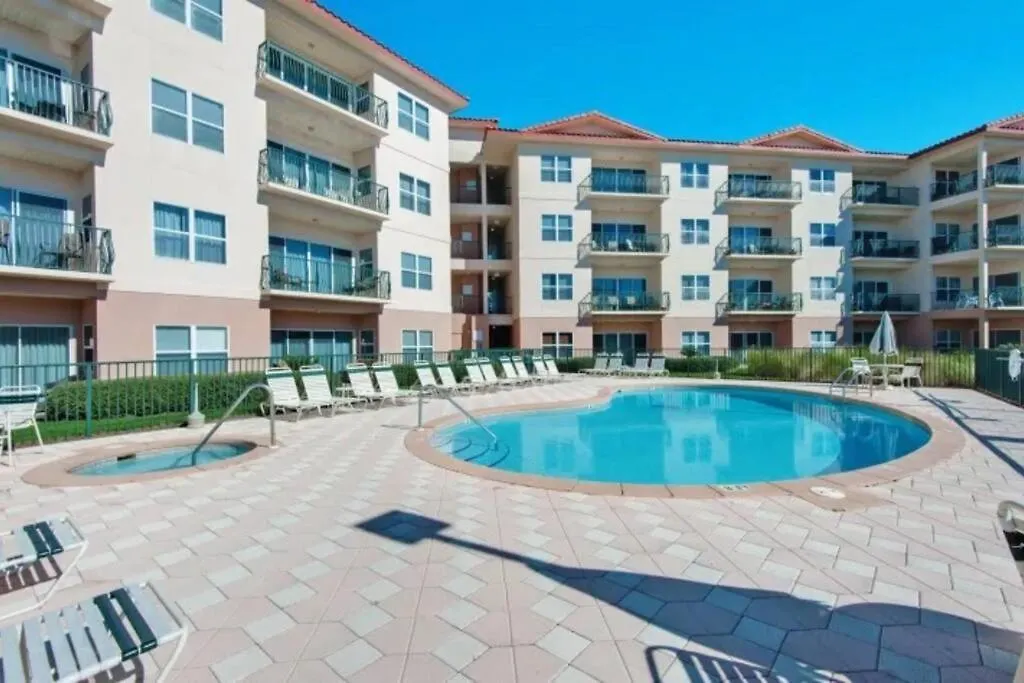 Miramar - Steps From Private Access!