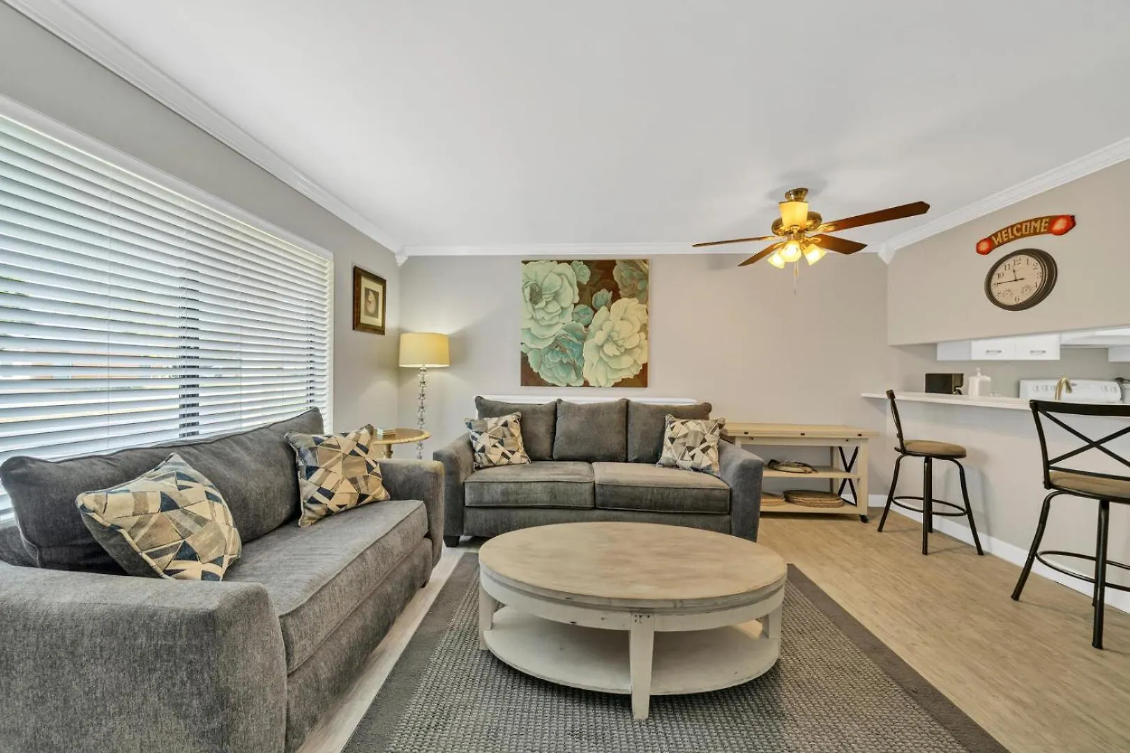Sandprints Ii B-1 Sleeps 4 Close To Holiday home *