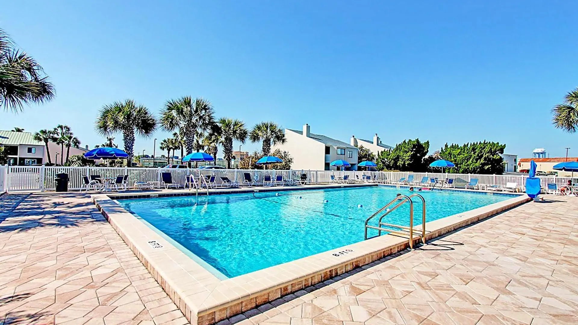 Shoreline Towers Townhouse 4-3 Holiday home