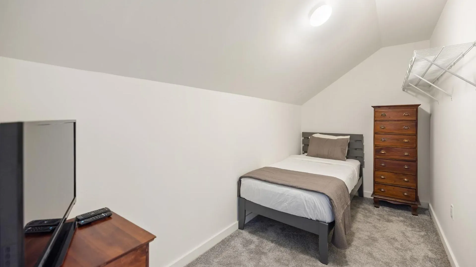 펜션 1366 Laurel Grove