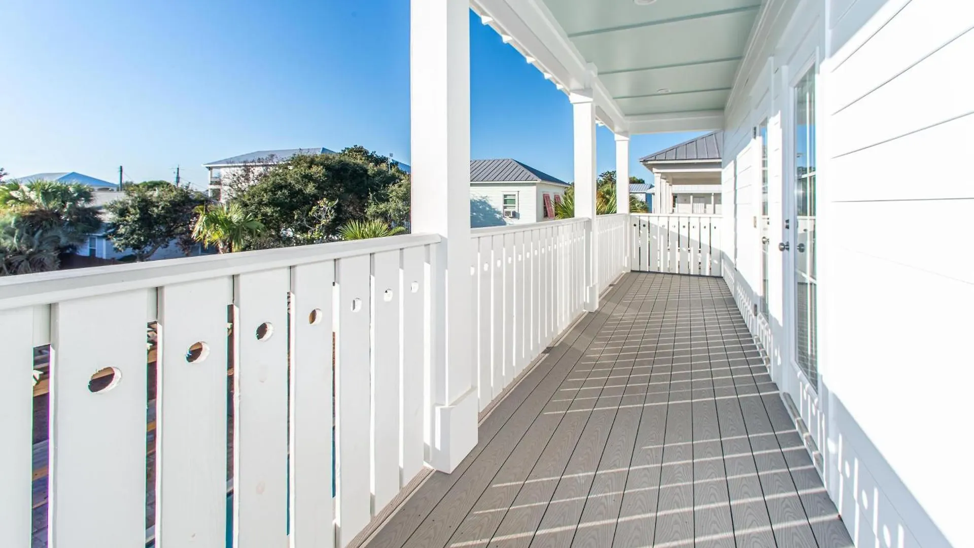 Fins Up Holiday home *