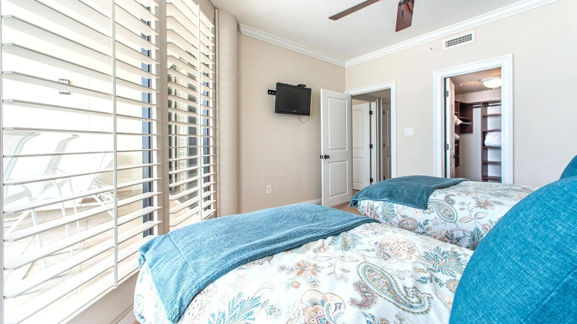 East Pass 605 Apartment
