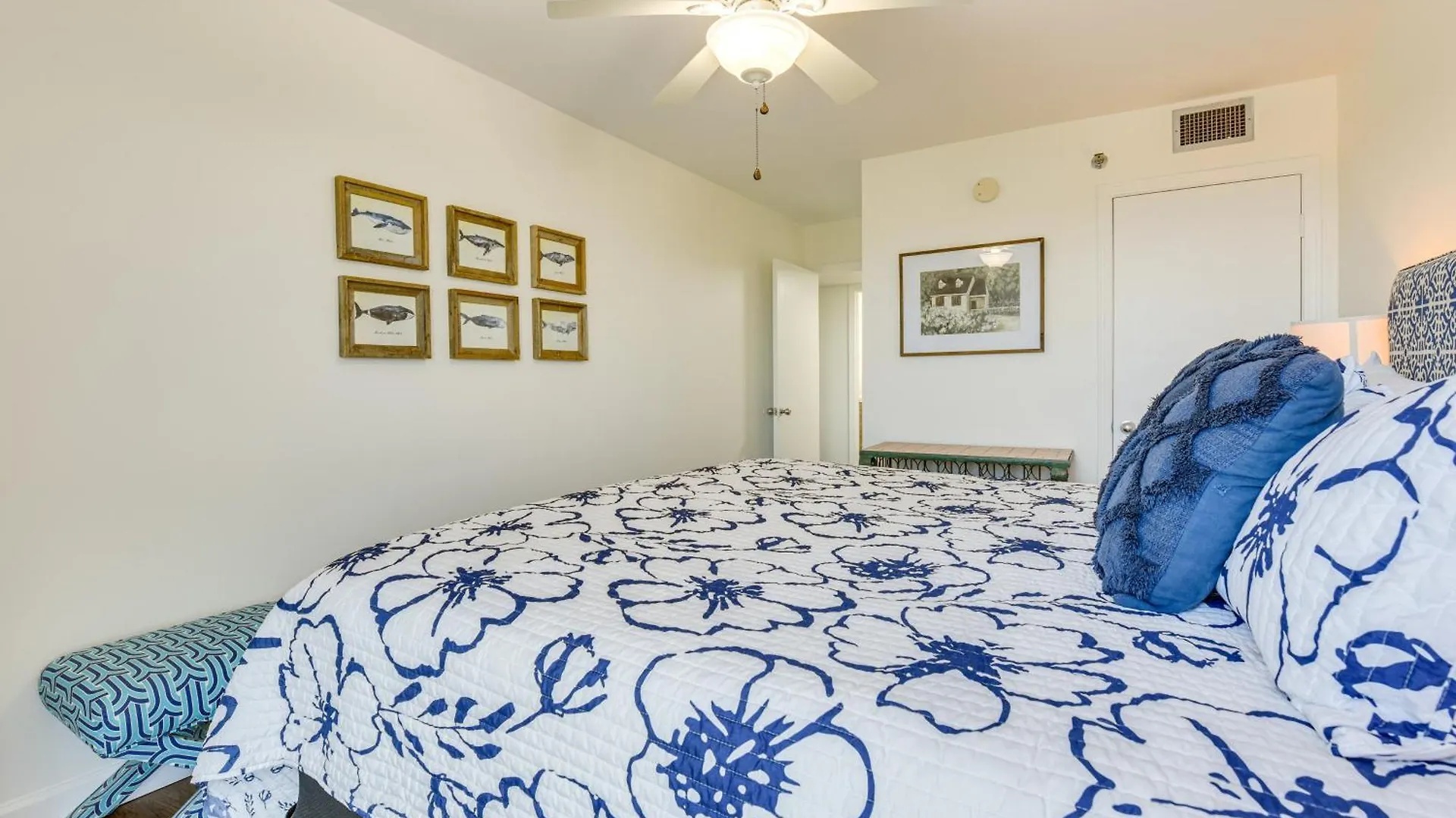 Apartment Airy With Pool - Walk To Private Beach!