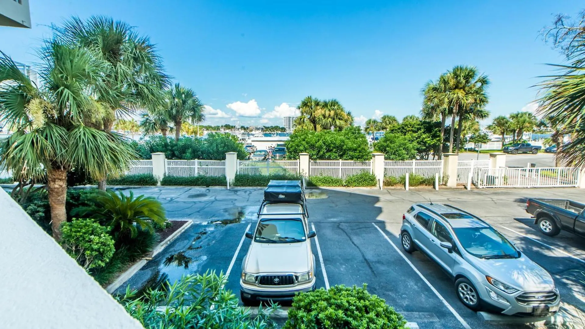 Apartment East Pass 102