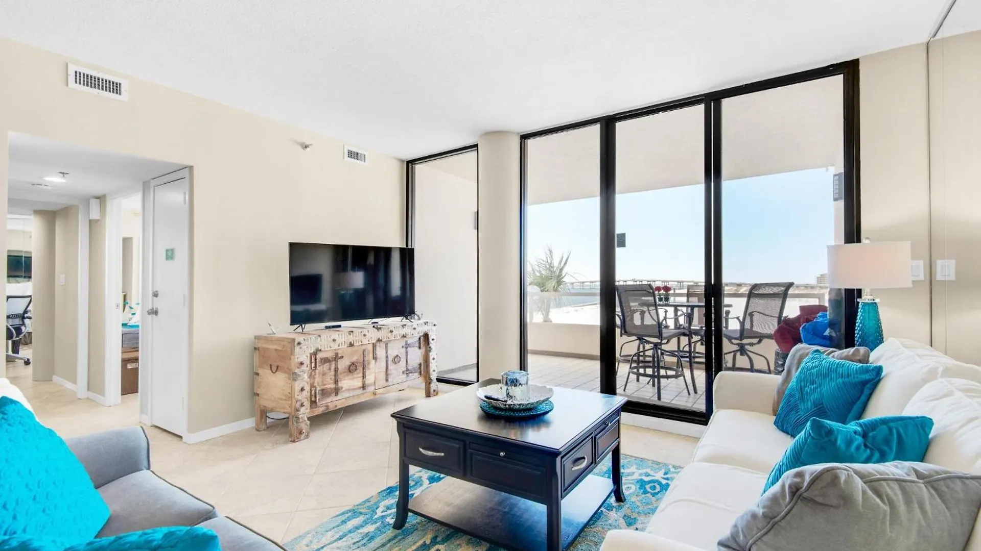 Apartment East Pass 209