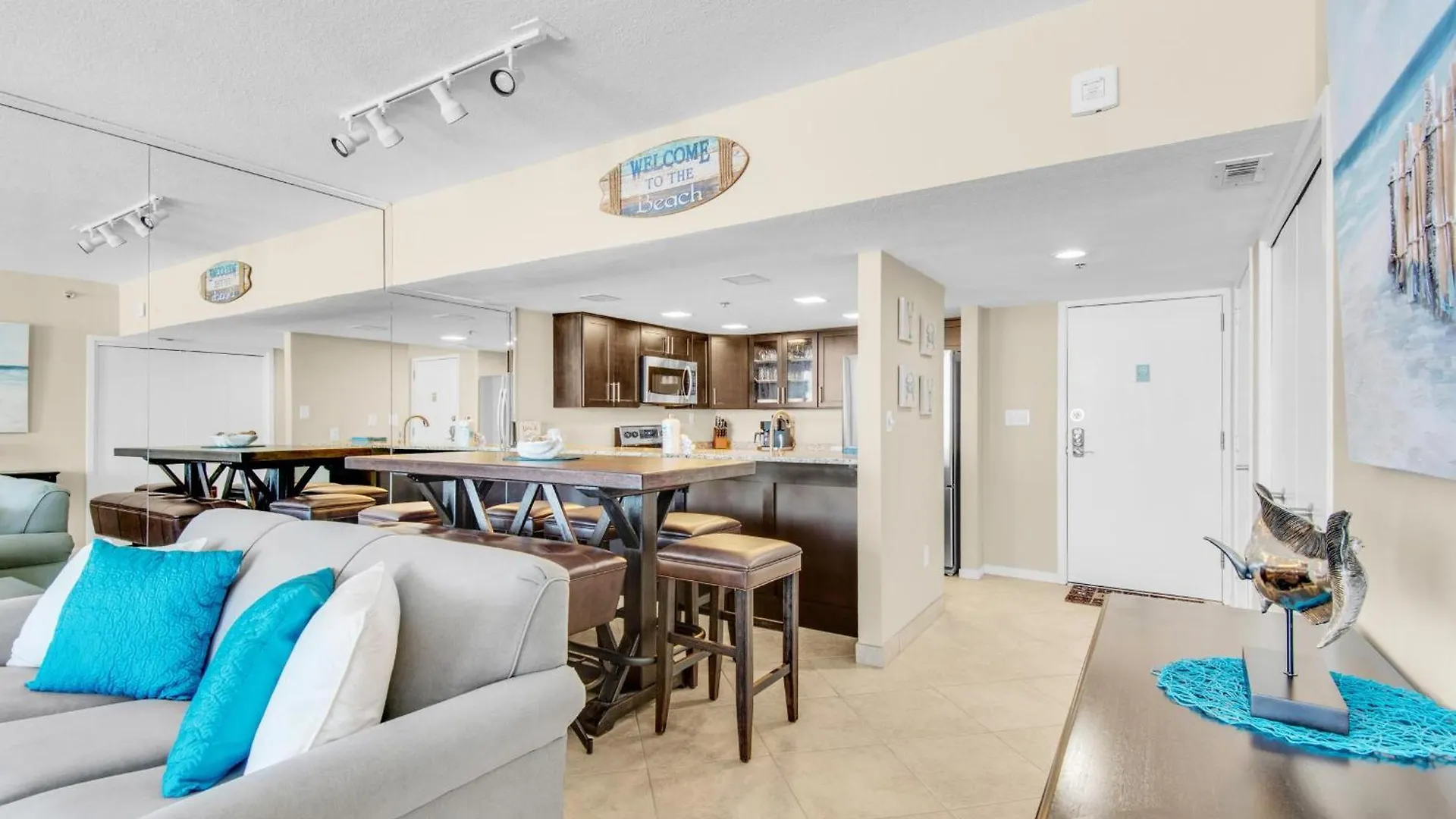 East Pass 209 Apartment