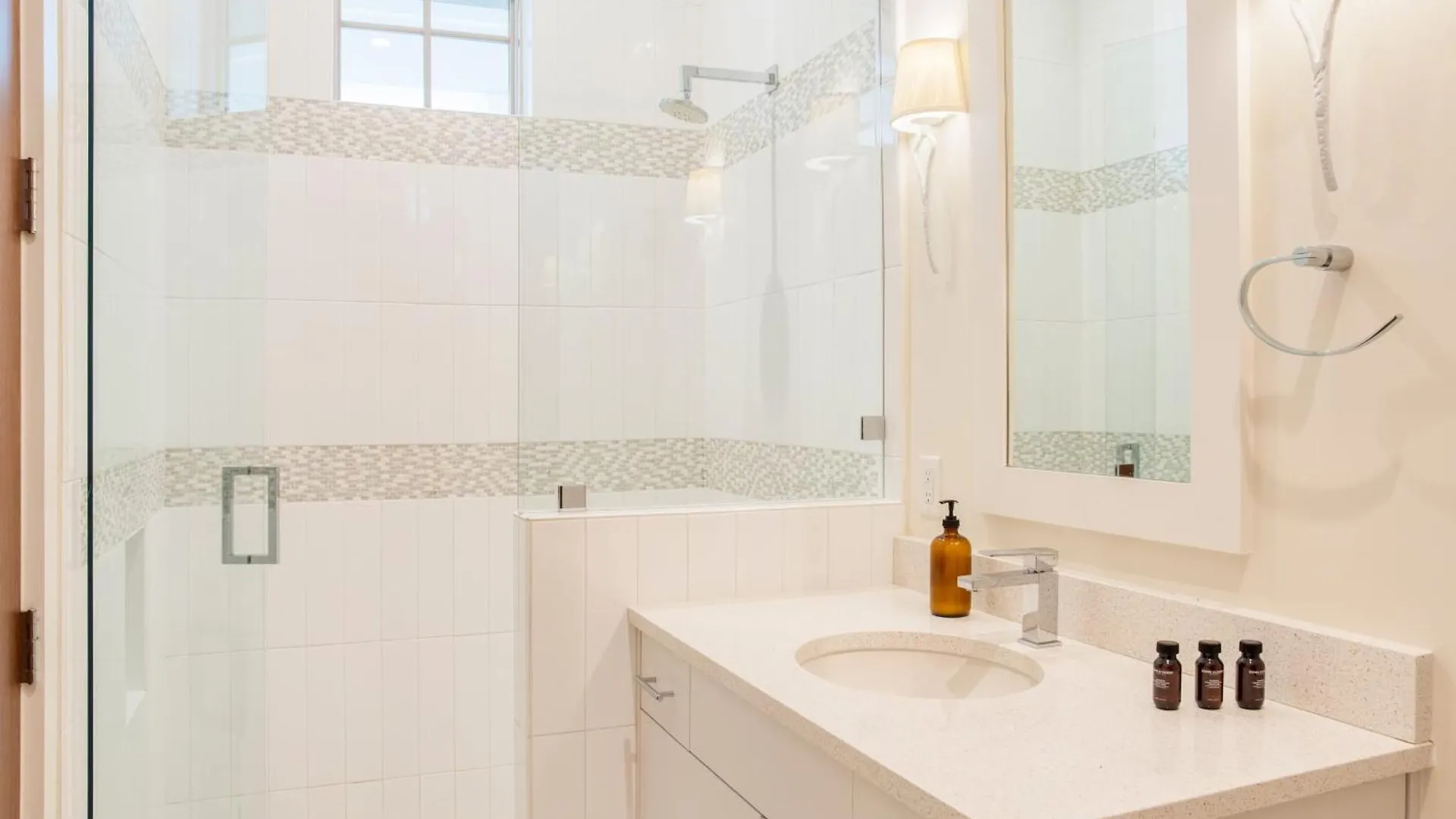 Holiday home Monarch By Avantstay Breathtaking Estate W Access Swim Up Bar Hot Tub Rooftop Views Destin