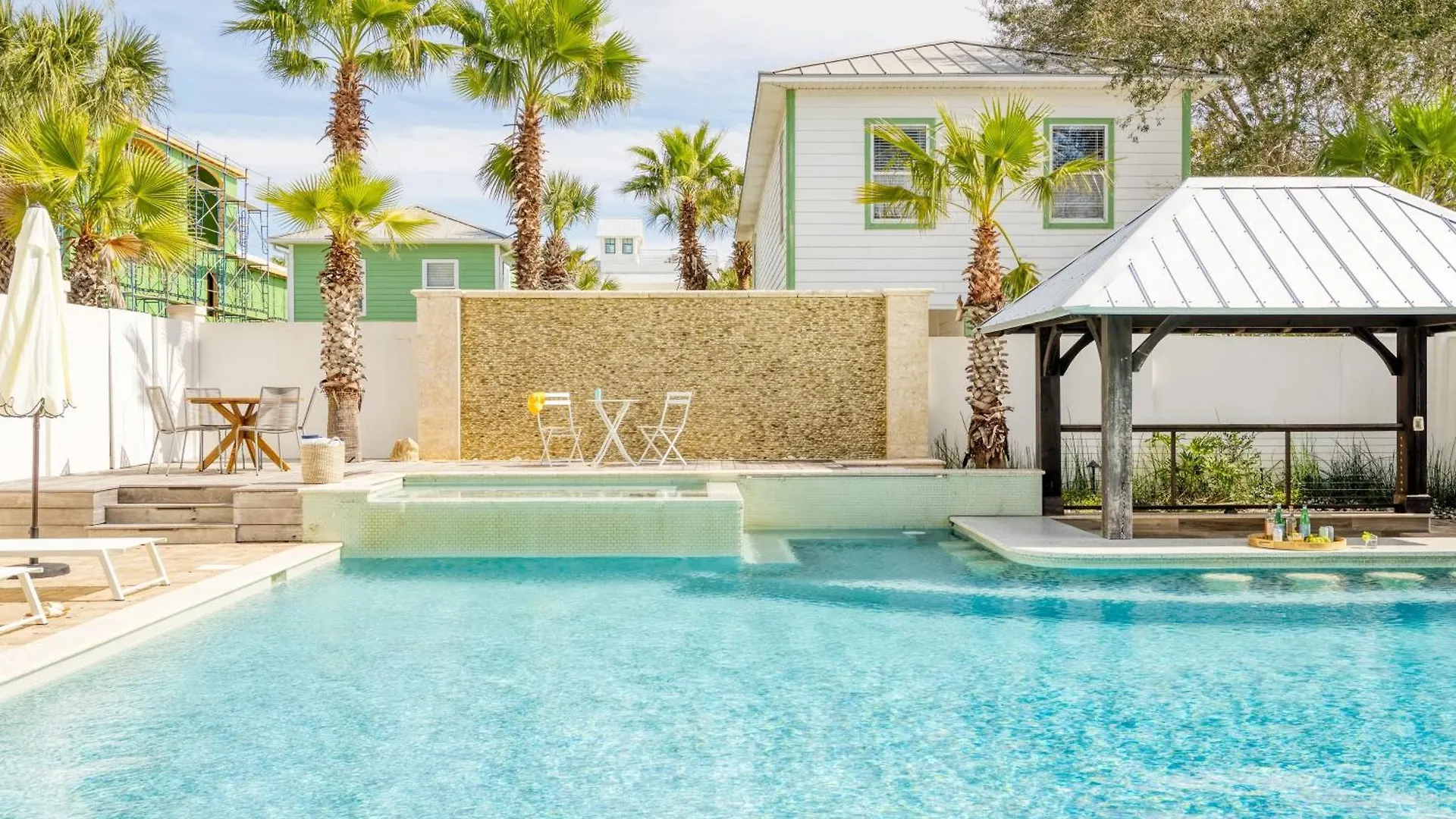 Monarch By Avantstay Breathtaking Estate W Access Swim Up Bar Hot Tub Rooftop Views Holiday home